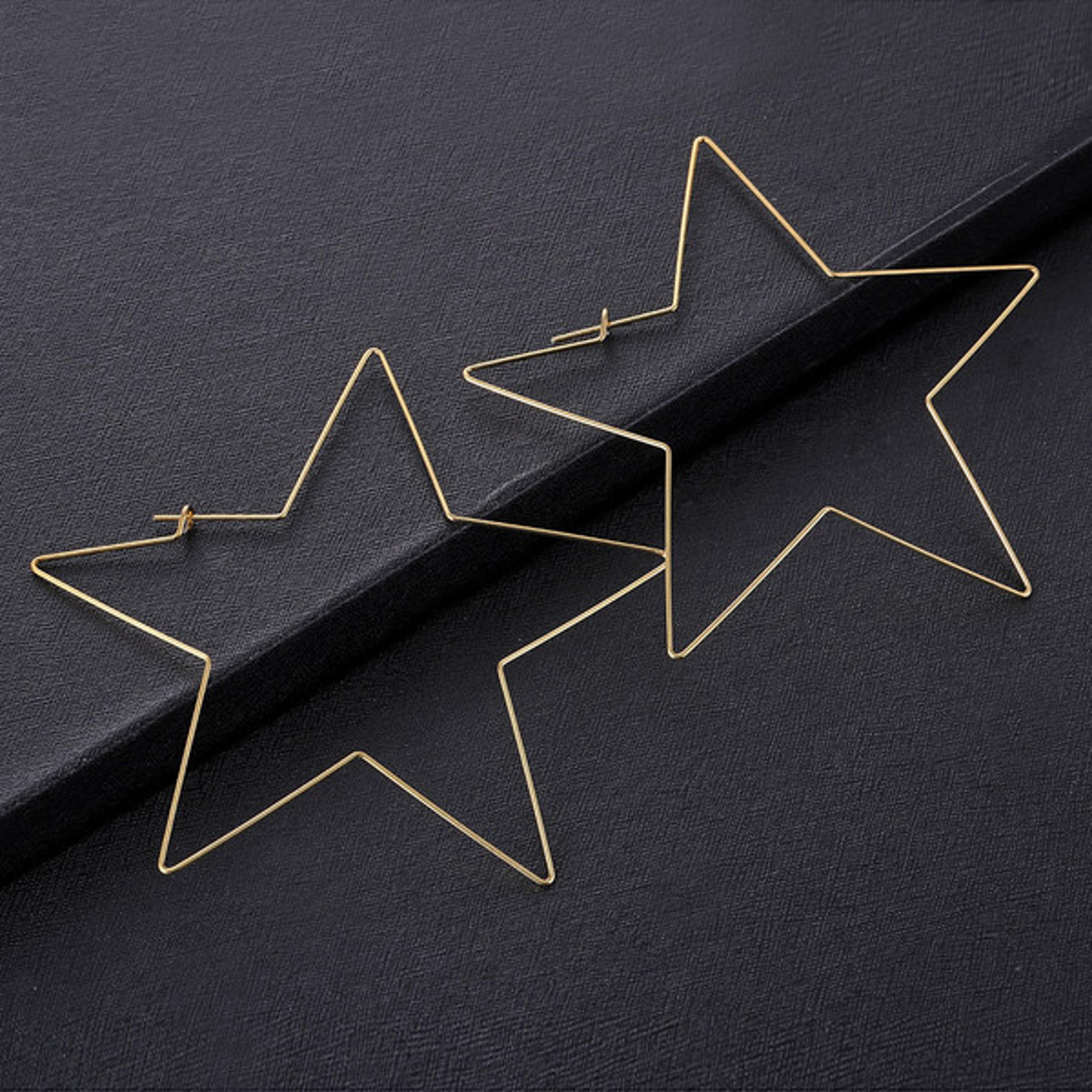 Zinc Alloy Star Shaped Hoop Earrings (1).jpg