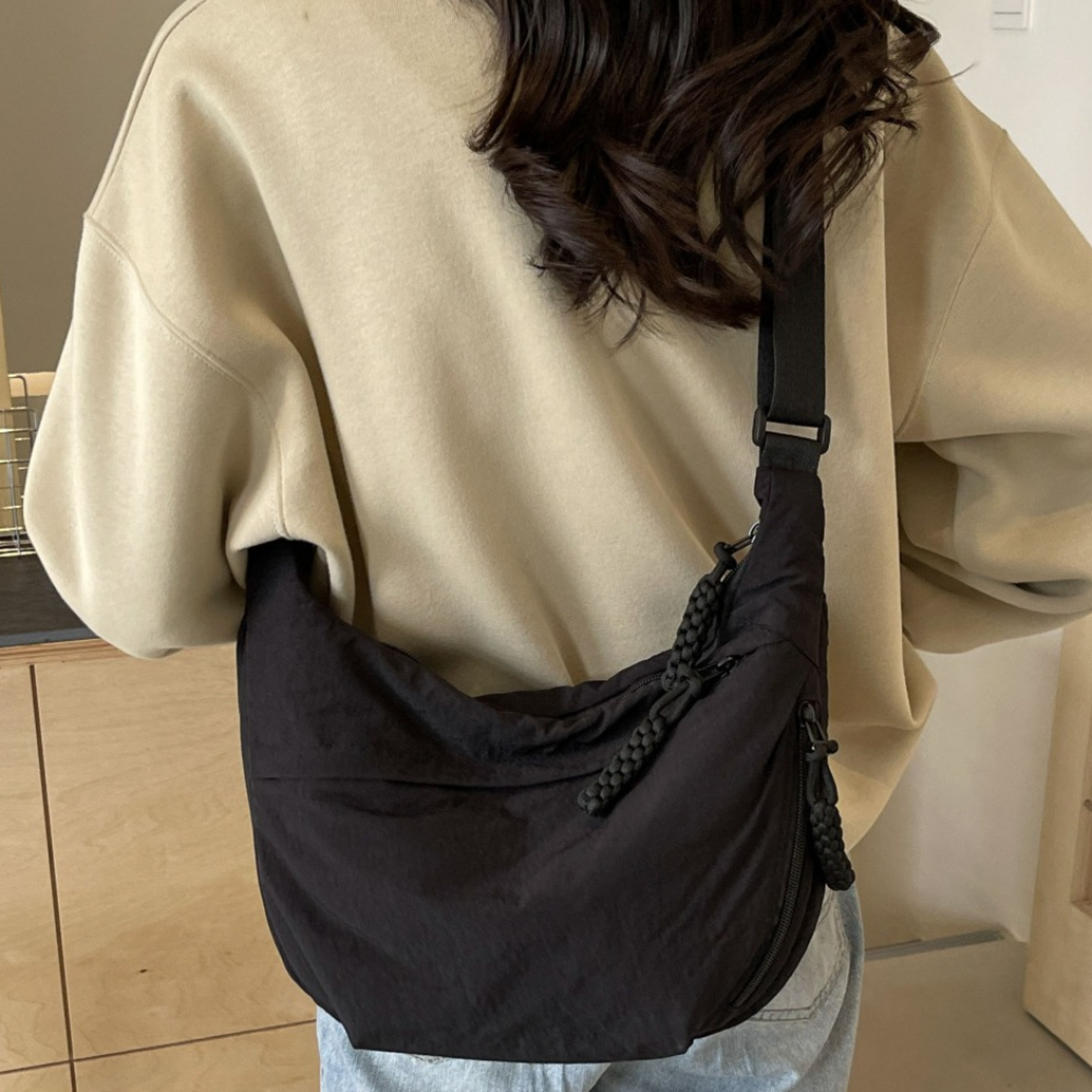 Korean Style Canvas Crossbody Bag Minimalist Large Capacity Hobo Dumpling Bag 1