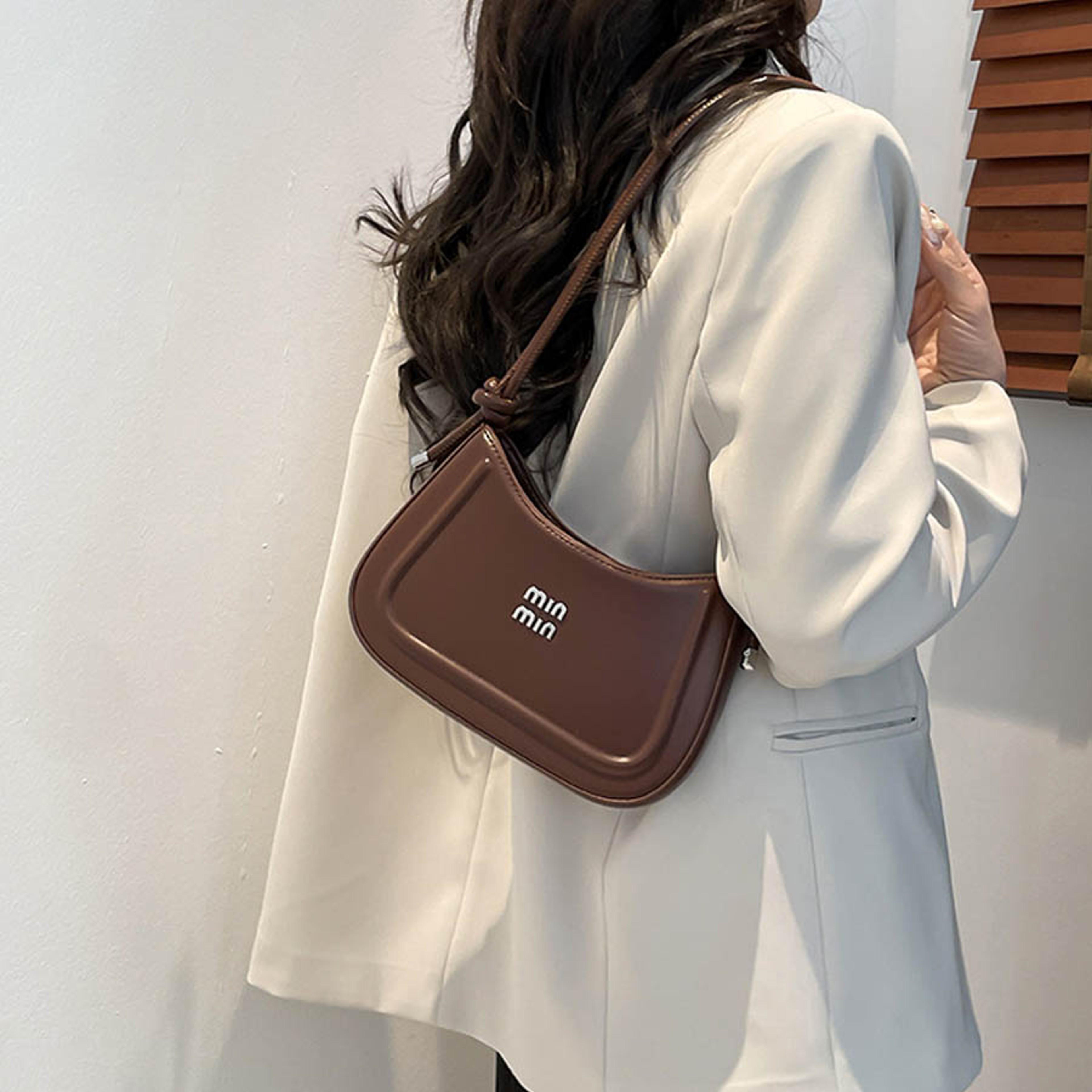 Korean Style Crescent Shoulder Bag  High End Multifunctional Crossbody Handbag 3