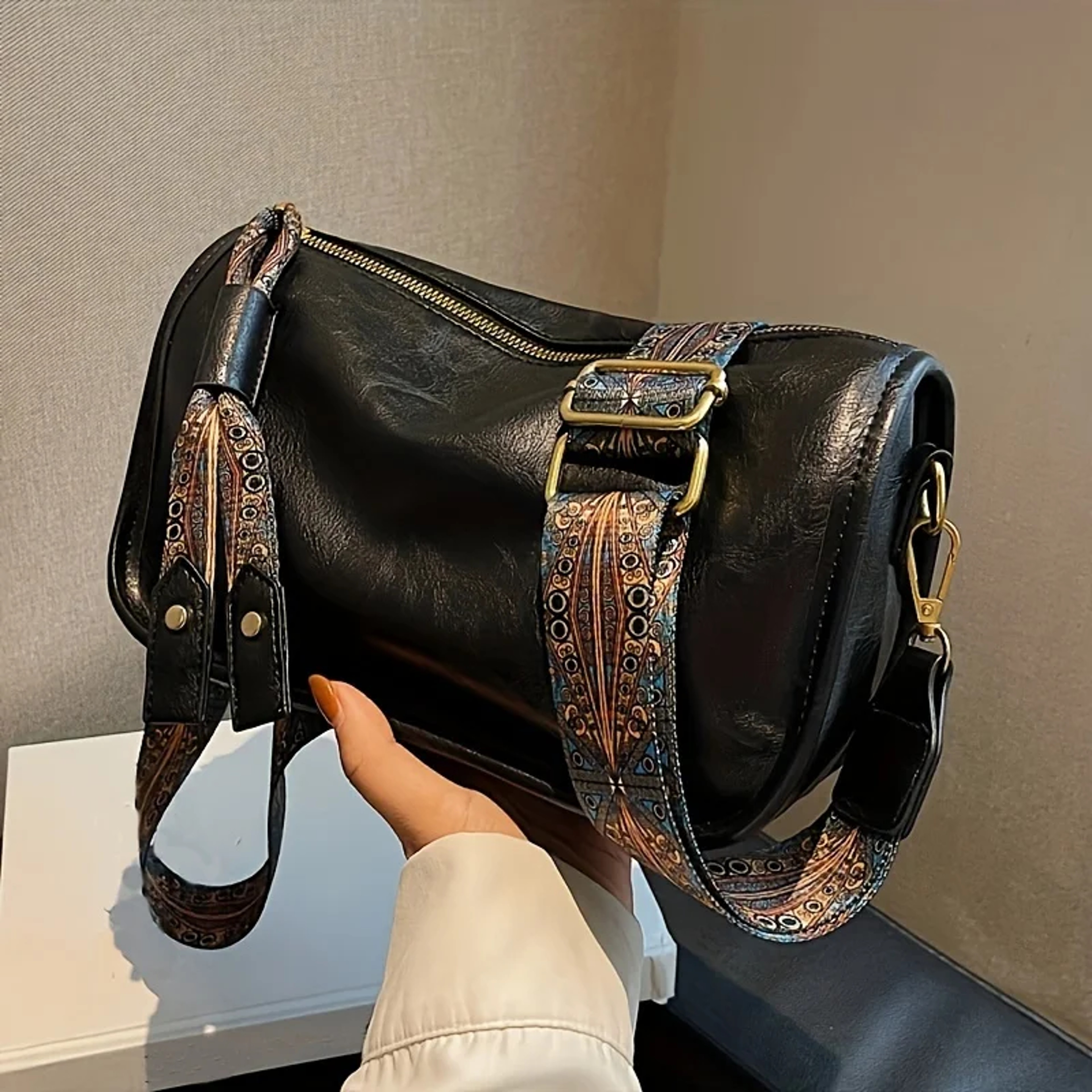 Graphic Pattern Leather Crossbody Bag  Wide Strap Shoulder Bag  Large Capacity Hobo Purse For Women 4