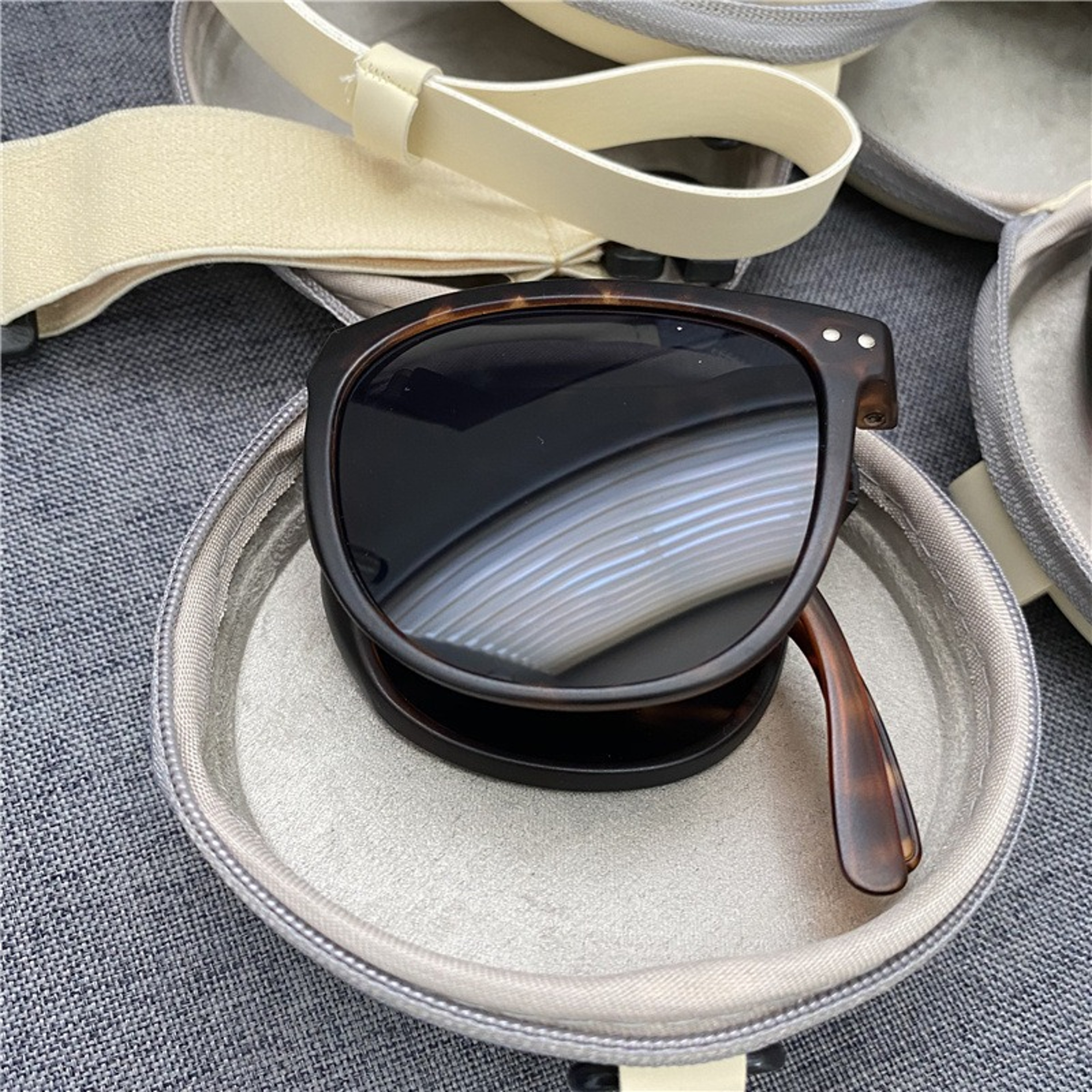 Foldable Sunglasses Square Frame Polarized Travel Eyewear 2