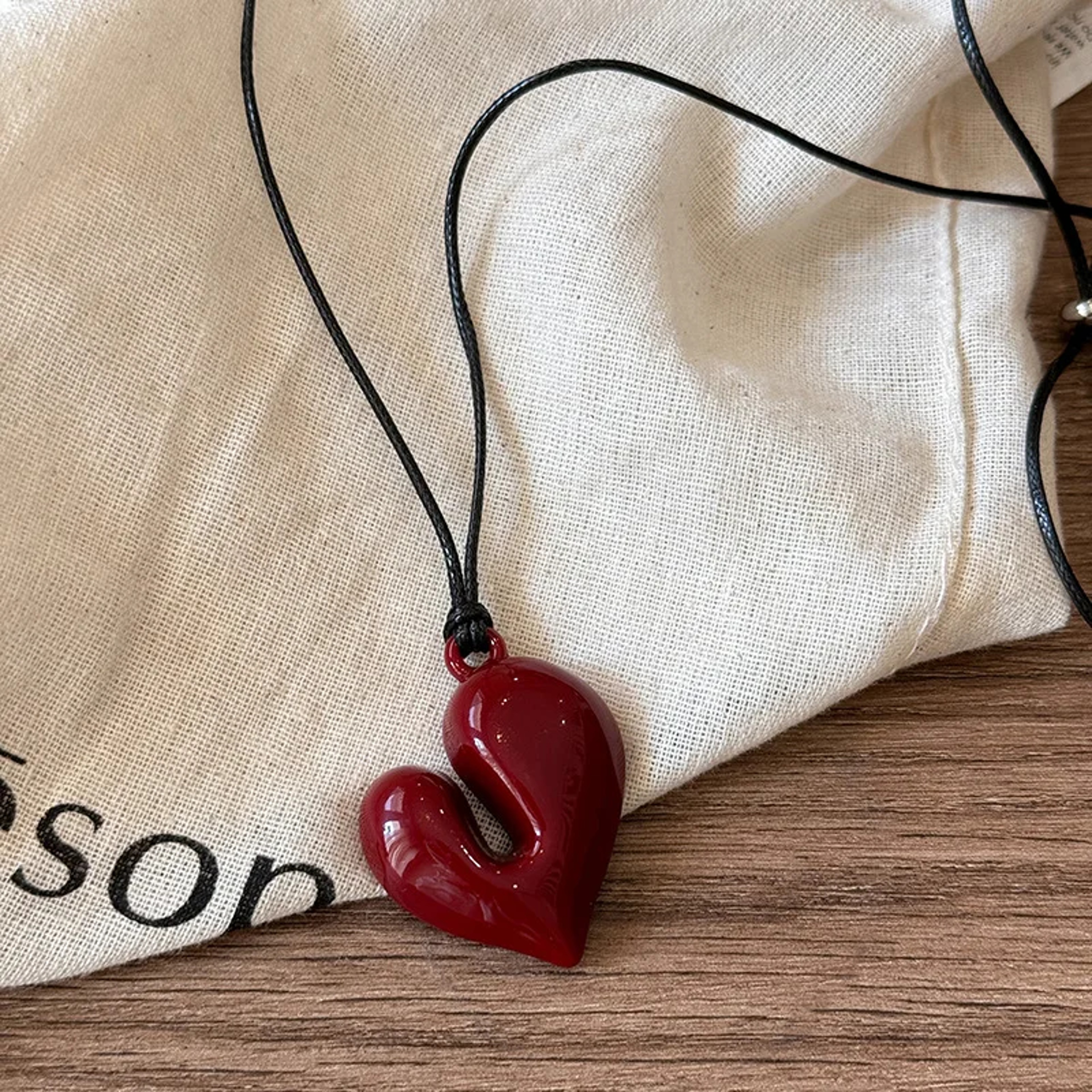 Vintage Aesthetic Red Heart Pendant Necklace Romantic Choker Fashion Jewelry – view 4