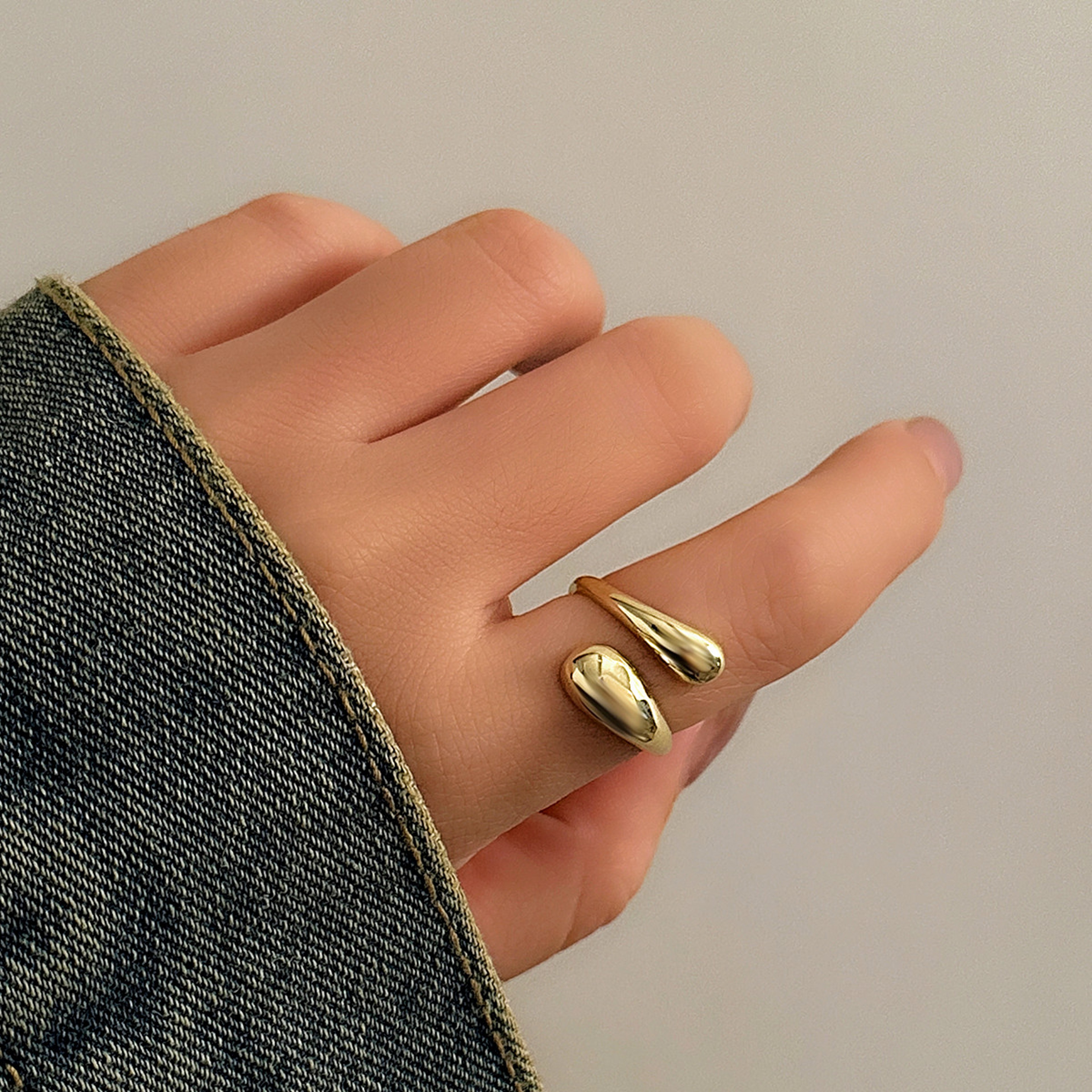 Geometric Gold Wide Metal Bangle Water Drop Twisted Cuff Bracelet – view 3