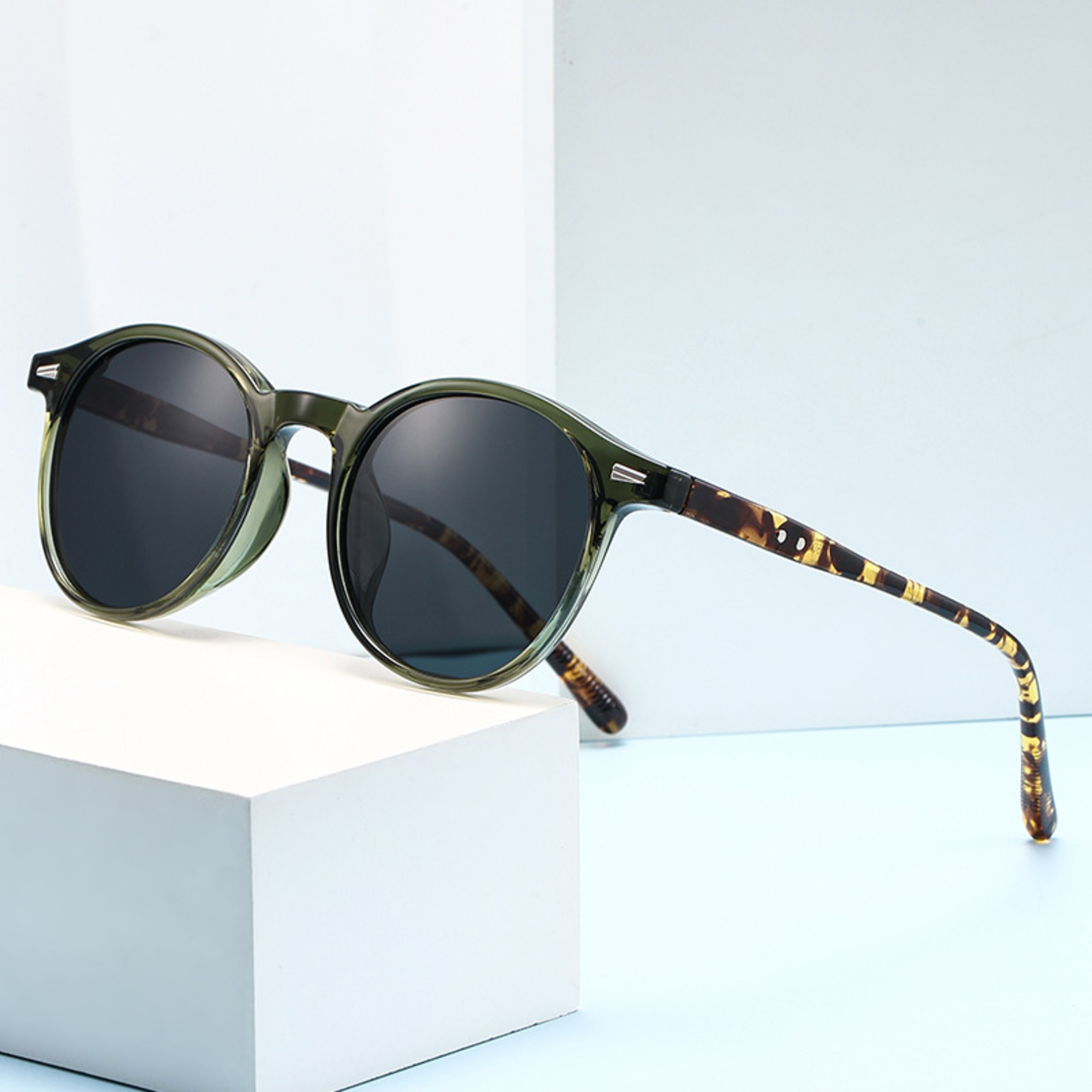 Vintage Round Sunglasses For Men And Women 4