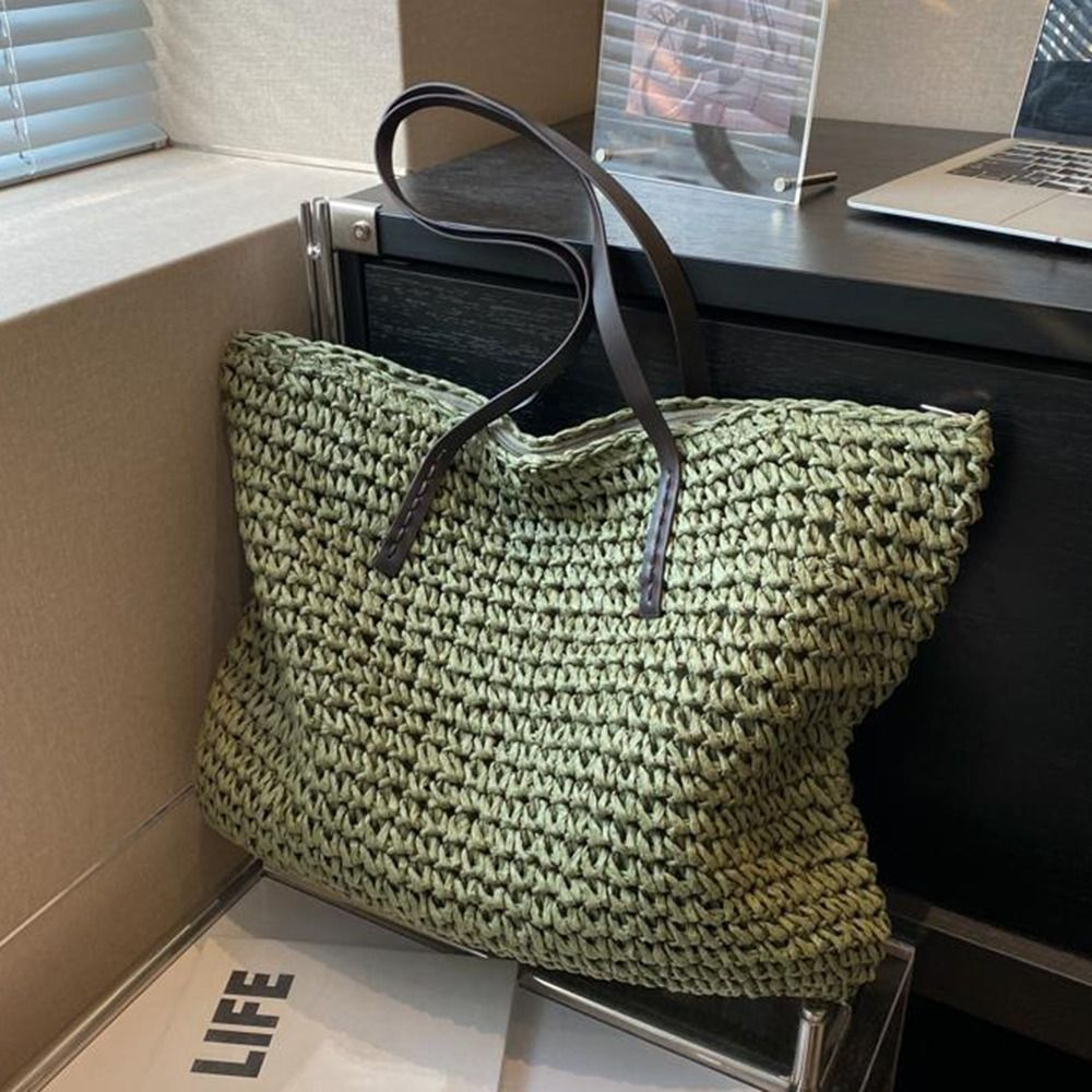 Handwoven Summer Straw Tote Bag - Large Capacity Beach and Travel Shoulder Purse – view 5