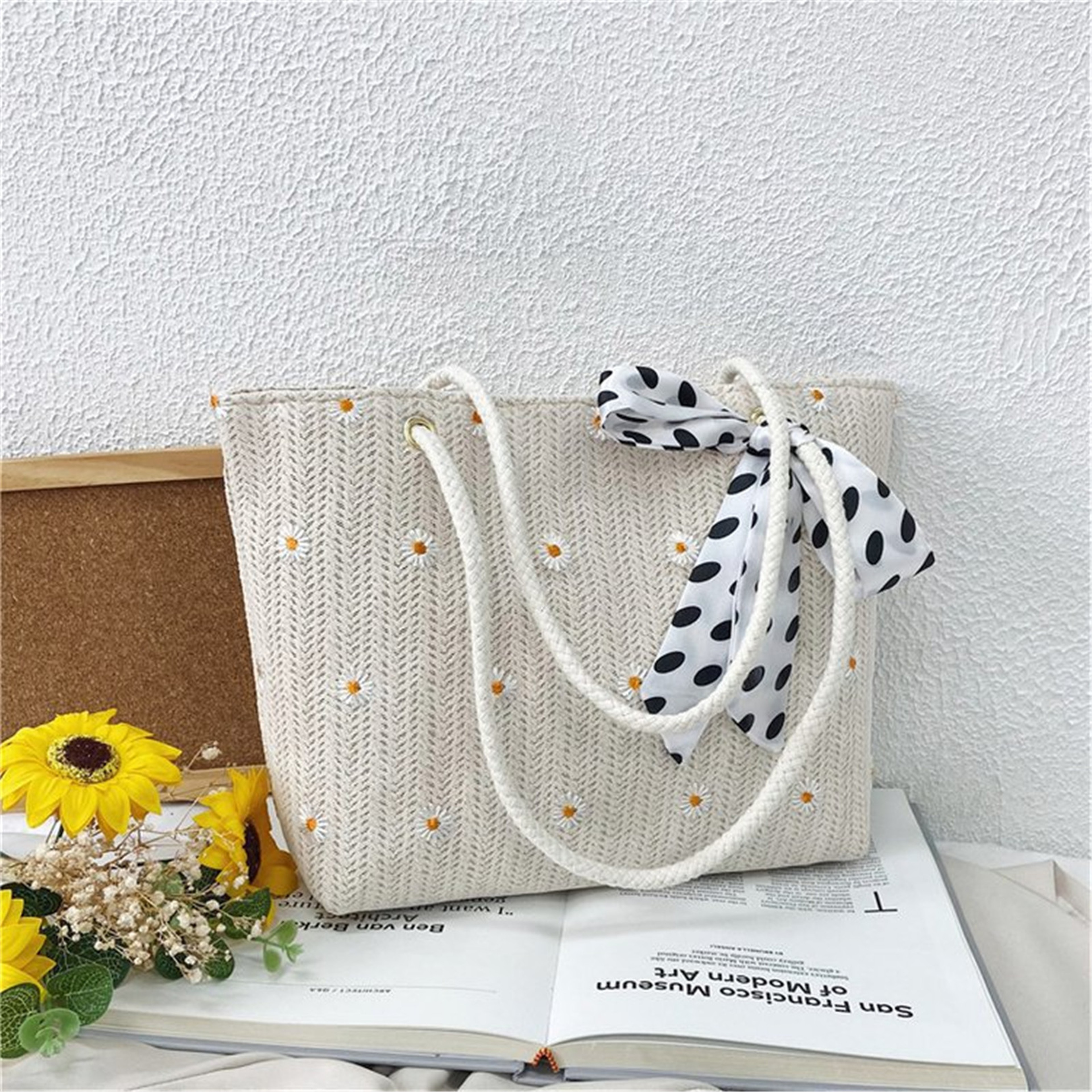 Lace Floral Embroidered Straw Woven Large Capacity Shoulder Bag – view 10