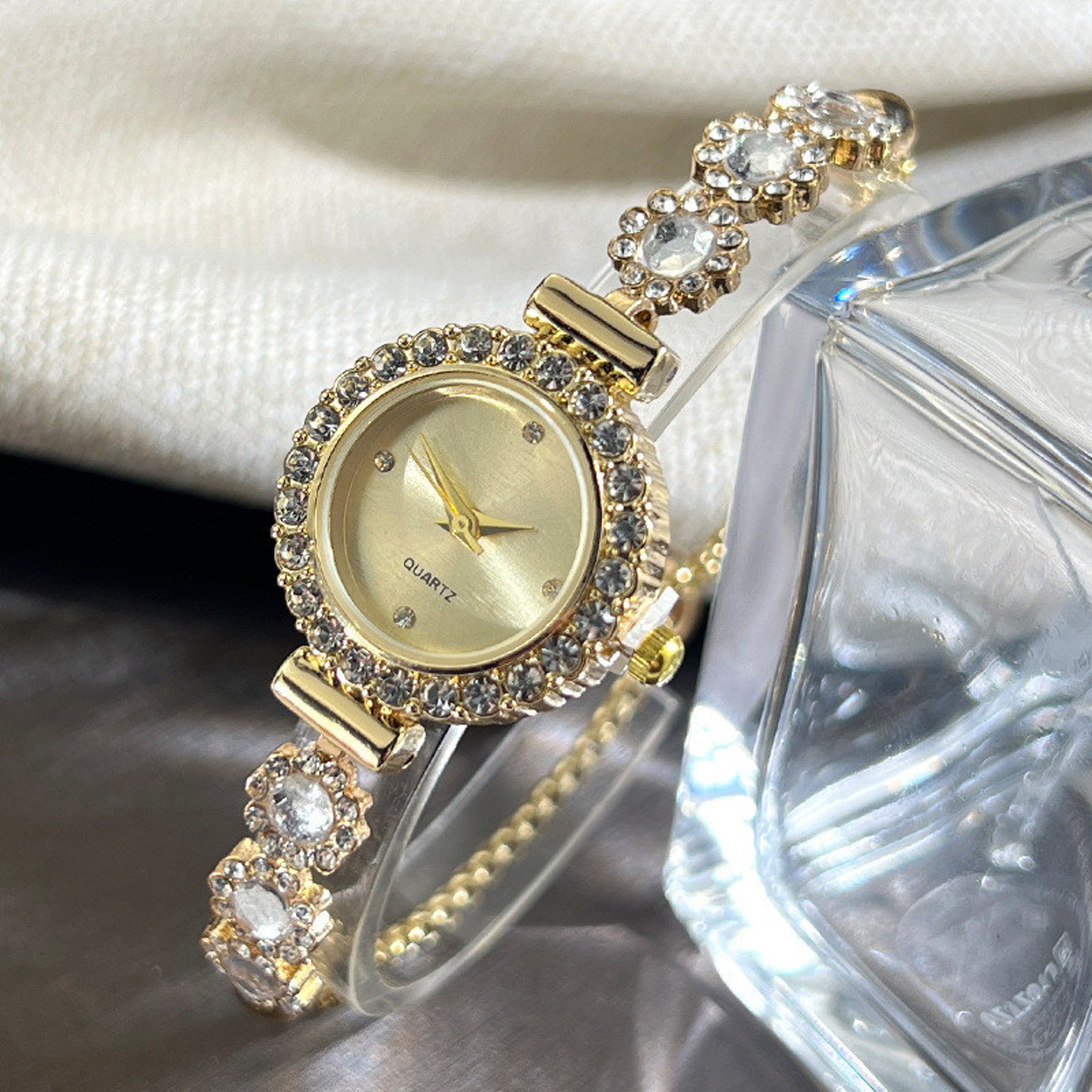 Elegant Floral Rhinestone Bracelet Watch for Women Crystal Dress Wristwatch – view 5