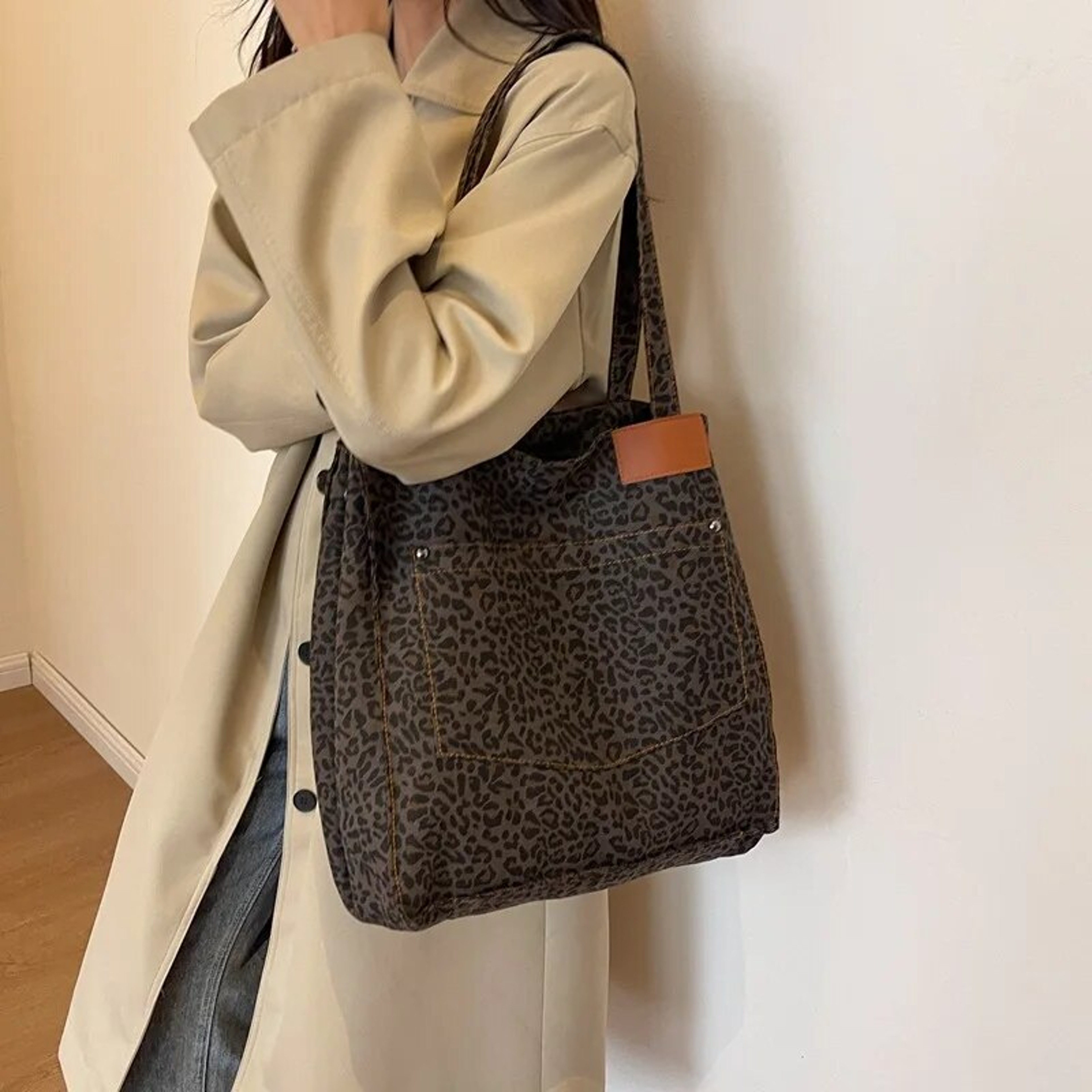 Vintage Leopard Print Canvas Tote Bag – Large Capacity Shoulder Handbag – view 6