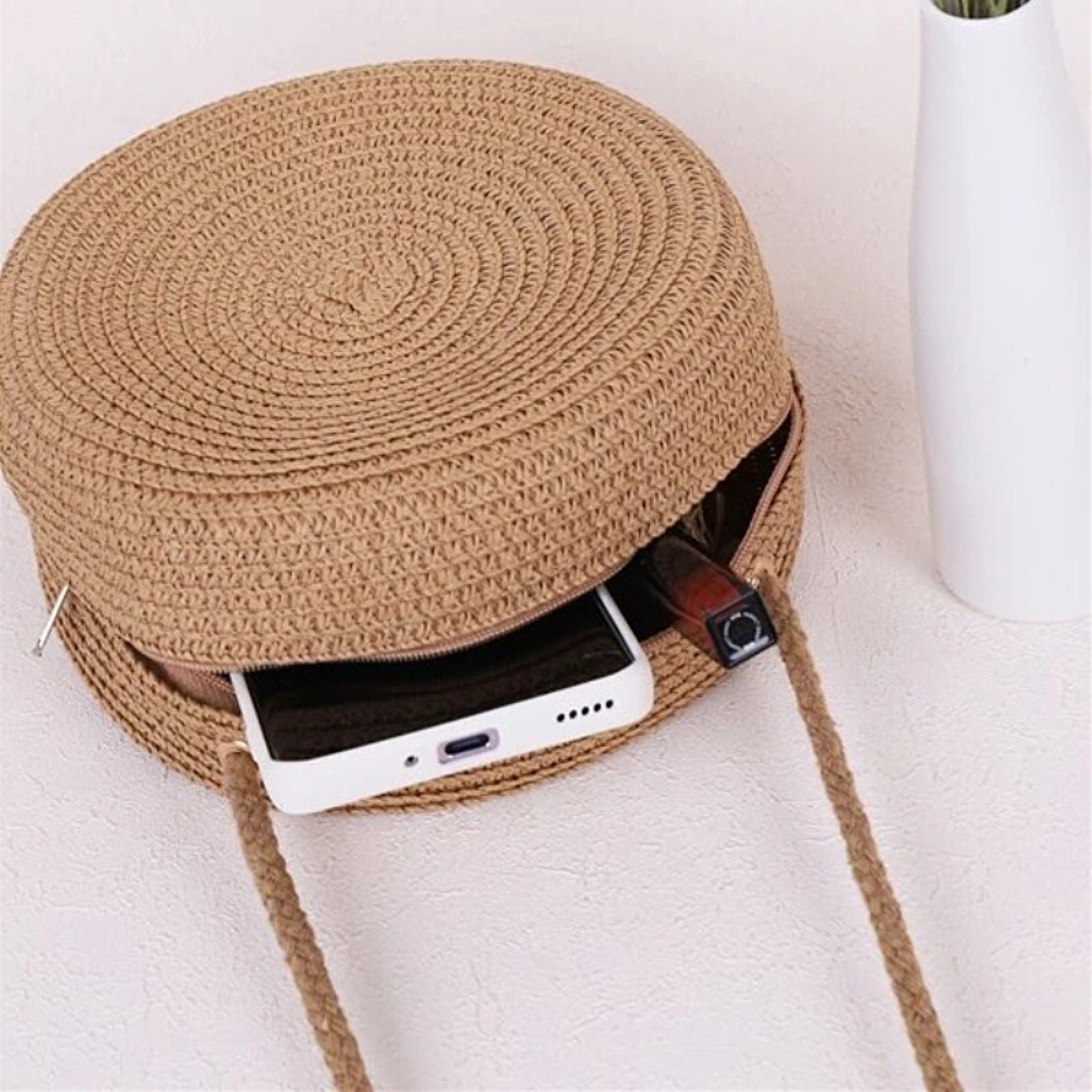 Minimalist Round Straw Crossbody Bag Stylish Summer Beach Bag & Bohemian Shoulder Purse for Women – view 4