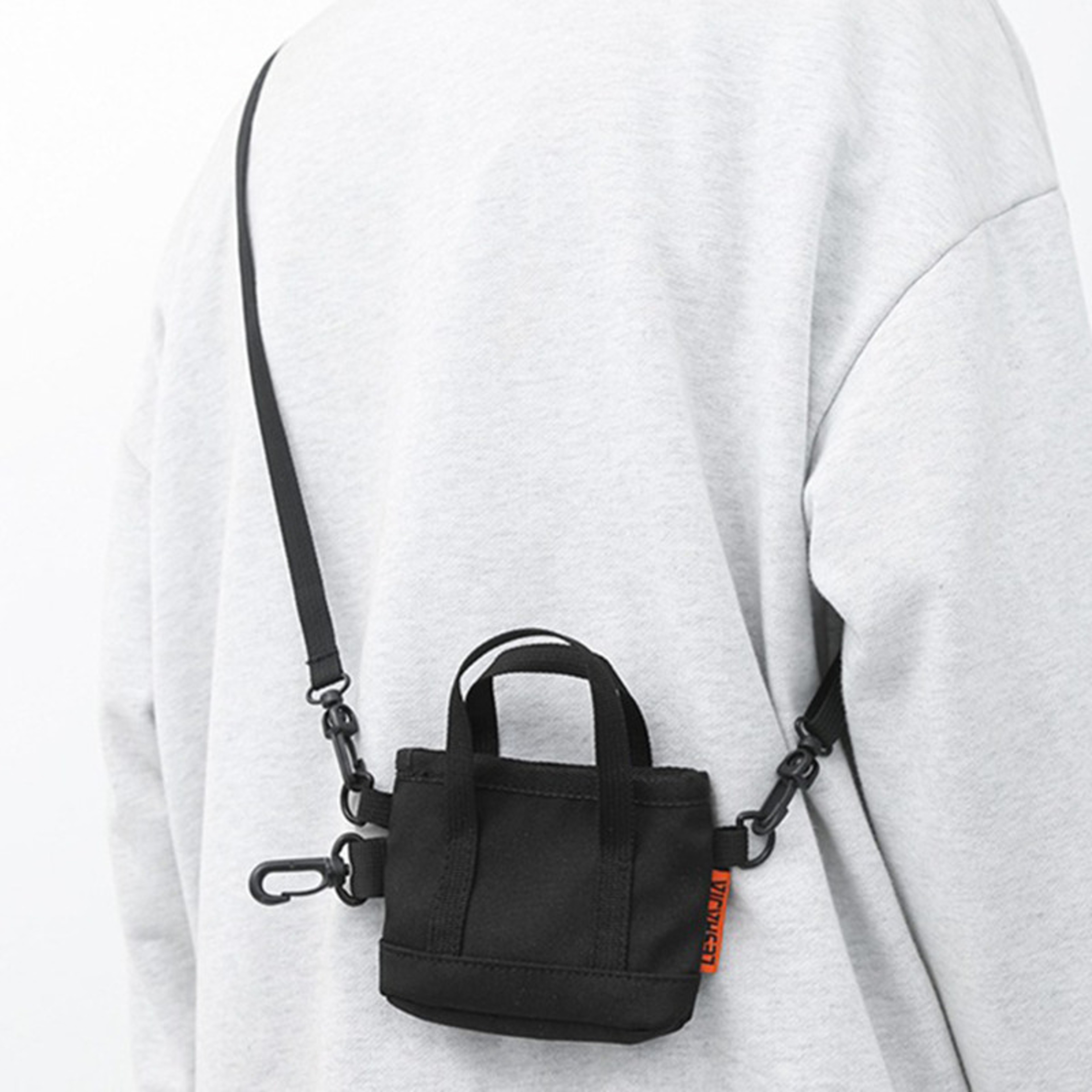 Retro Nylon Crossbody Messenger Bag for Outdoor Running and Daily Travel – view 2