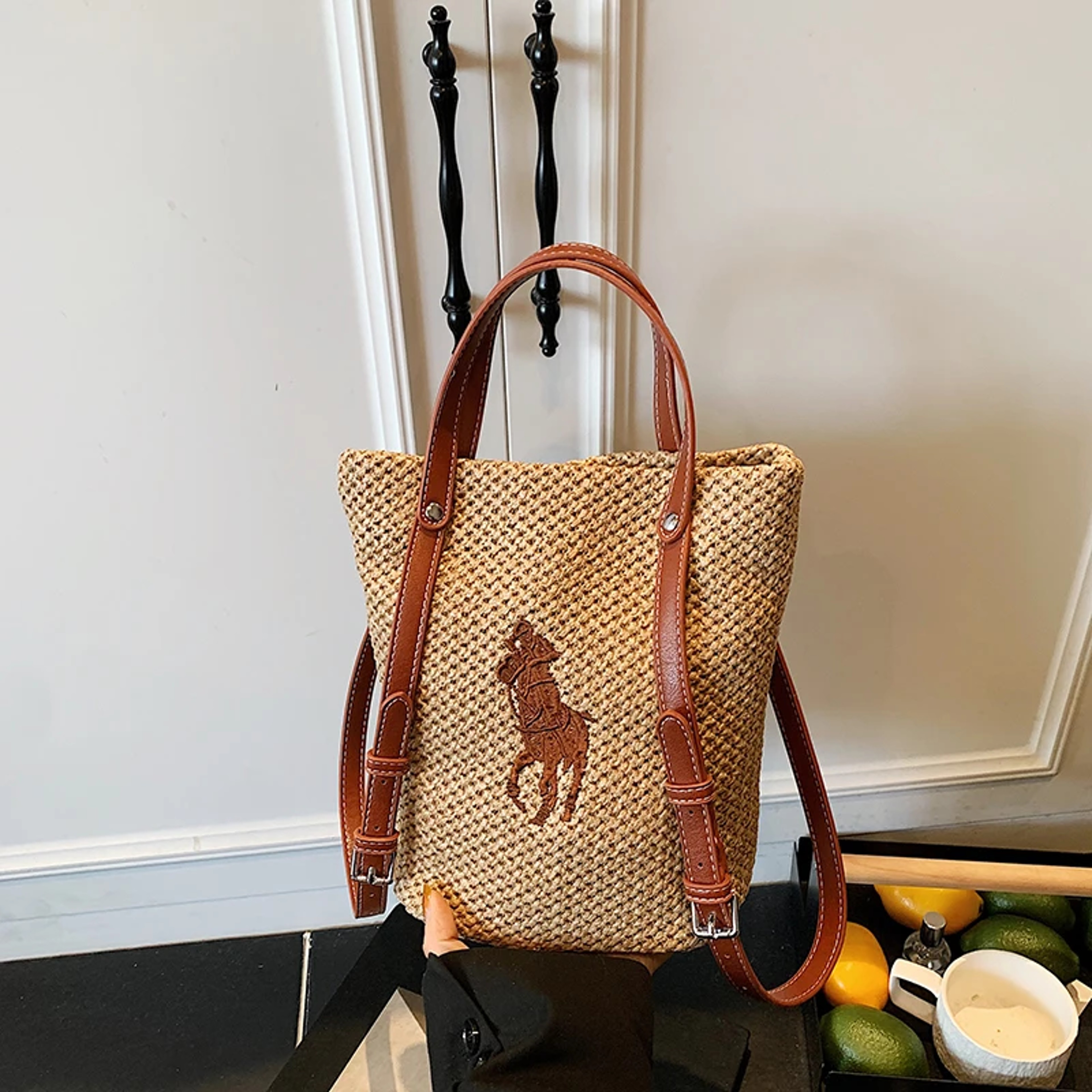 Elegant Leather Messenger Bag with Gold Hardware, Chic Daily Crossbody Shoulder Handbag for Women – view 1