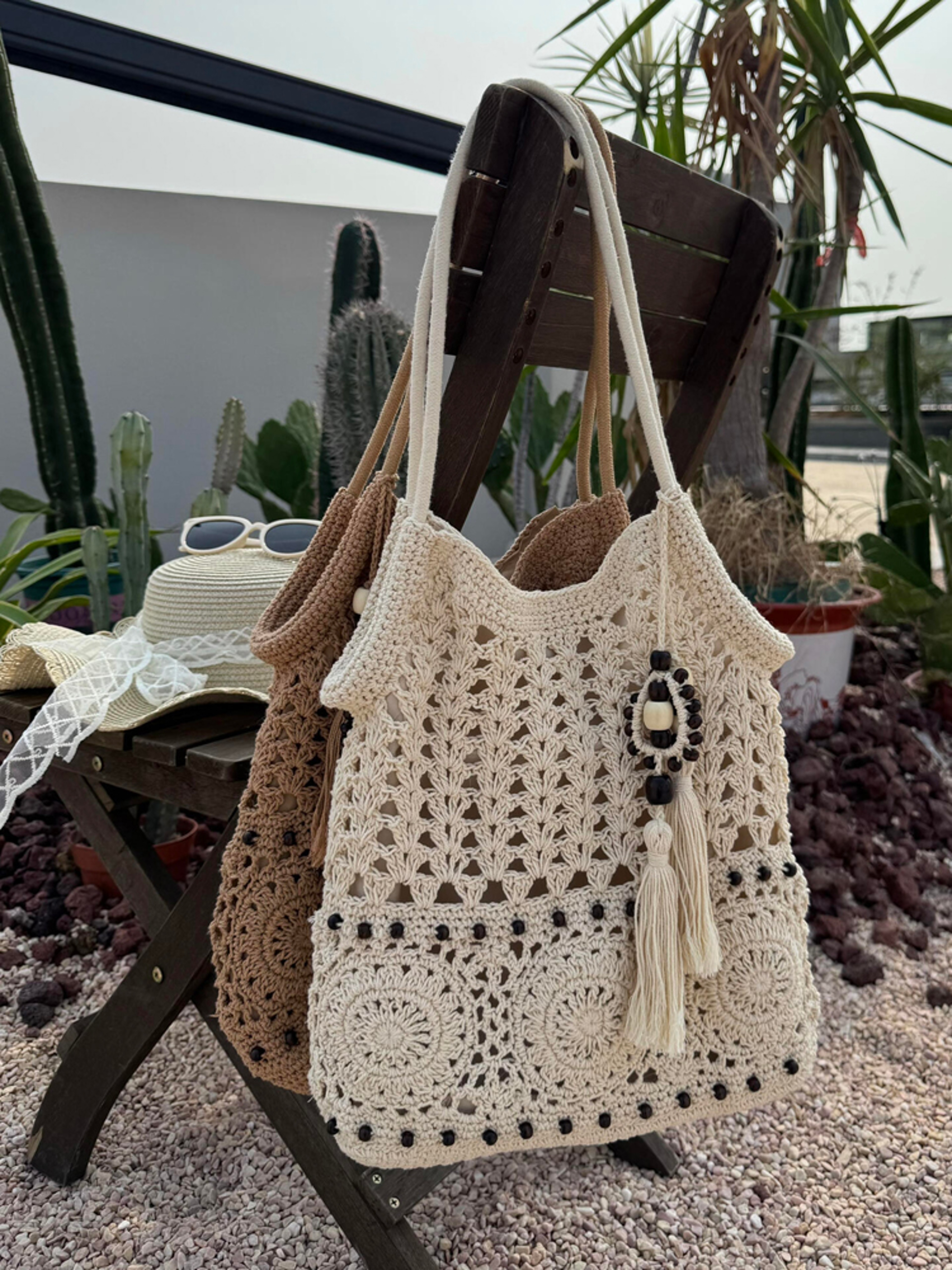 Hylhexyr Bohemian Tote Bag: Cotton Woven Shoulder Bag with Wooden Bead Tassel – view 6