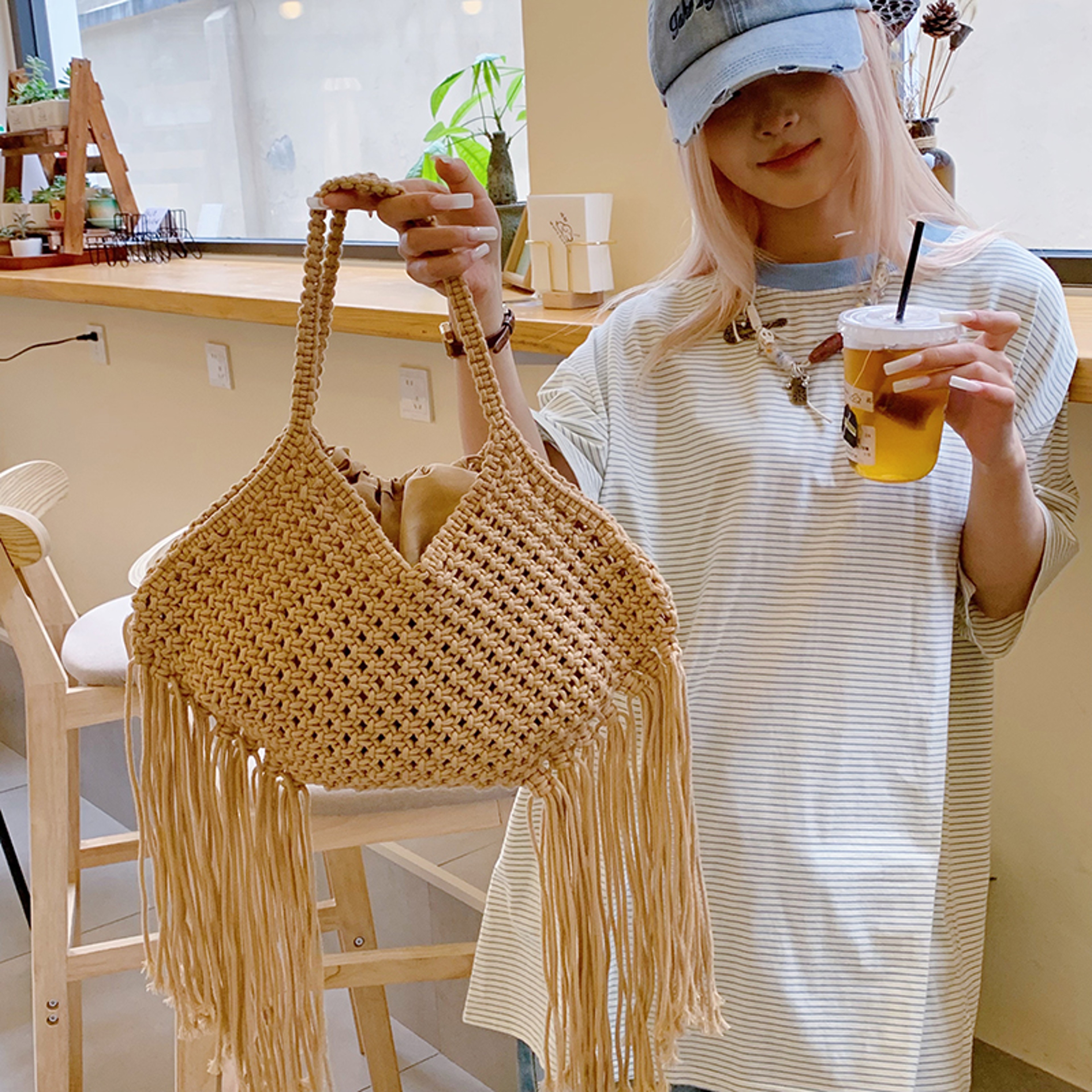 Boho Beach Bag: Woven Tote Bag with Tassel for Summer Vacation & Travel – view 2