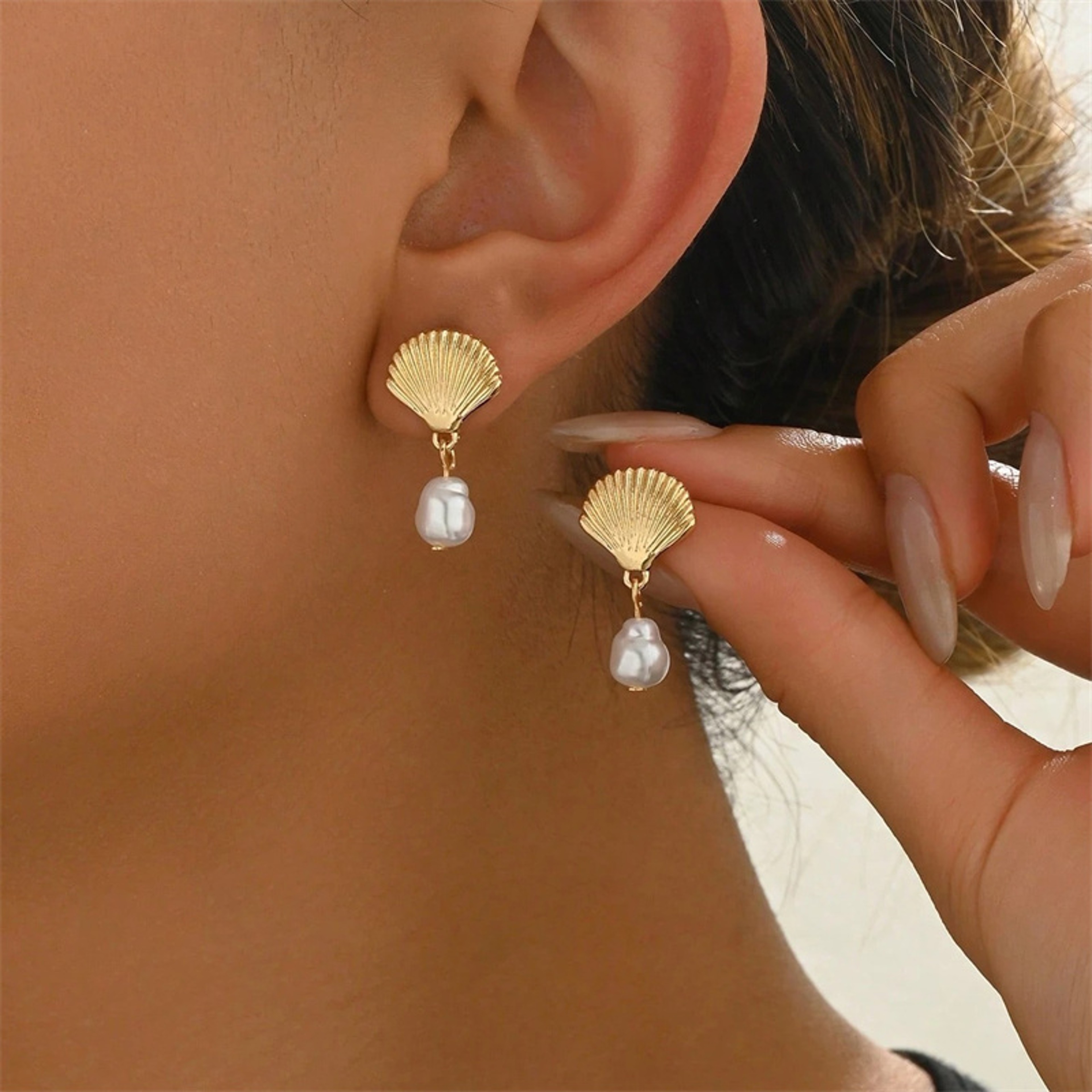 Coastal Elegance: Gold Starfish and Pearl Drop Earrings for Summer Beach Style – view 7