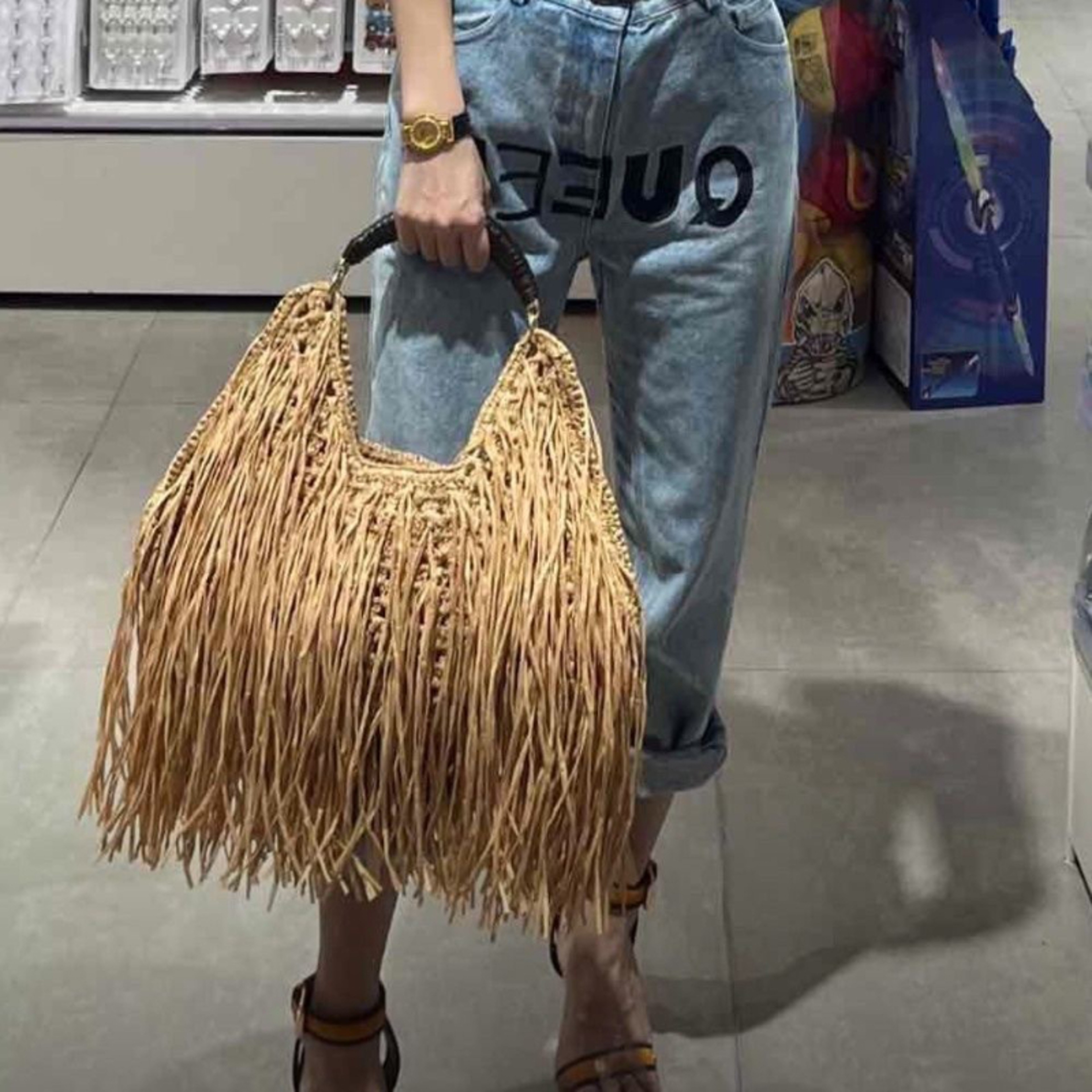 Bohemian Straw Handbag: Large Capacity Ethnic Style Summer Beach Tote – view 4