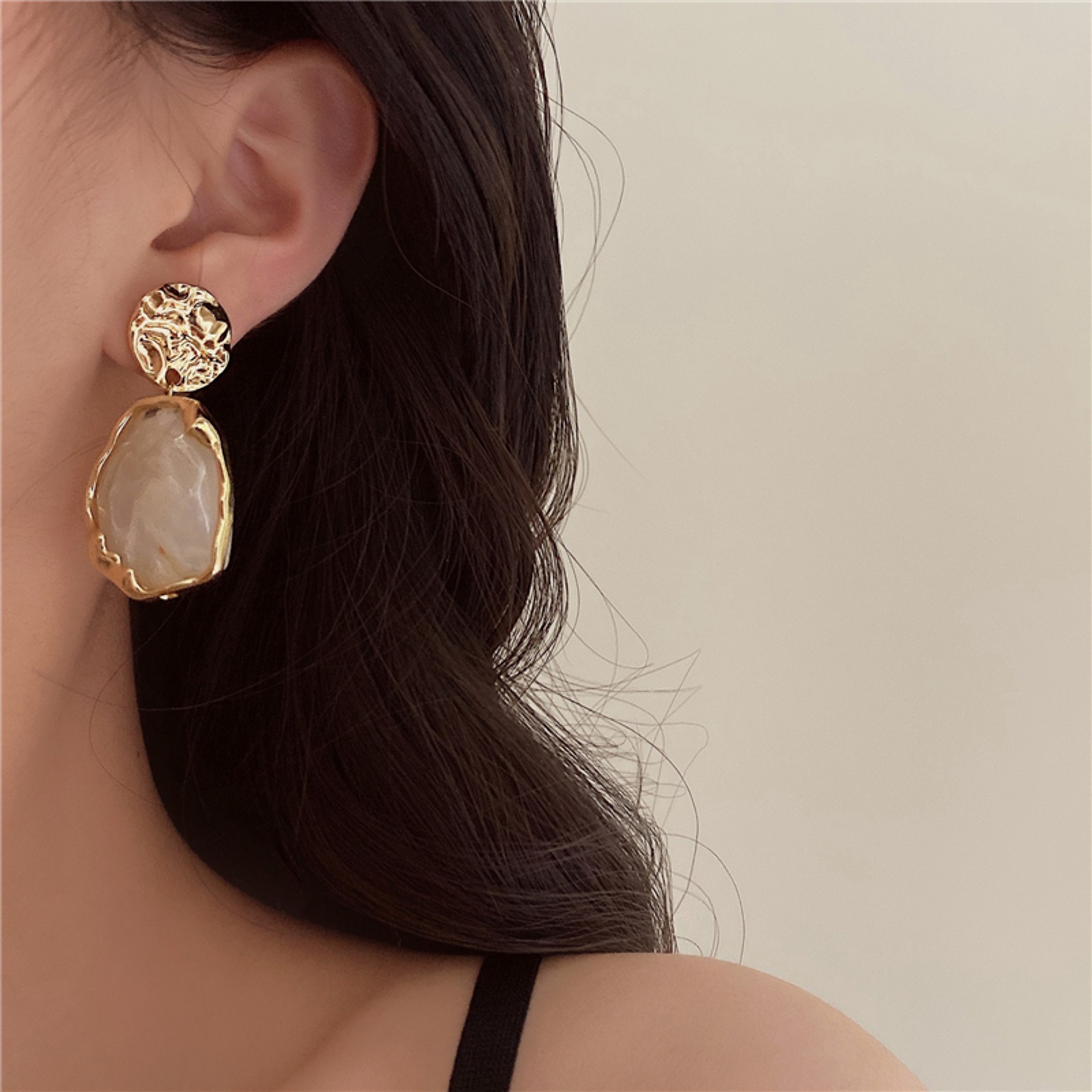 Korean Geometric Resin Stud Earrings for Women – view 3
