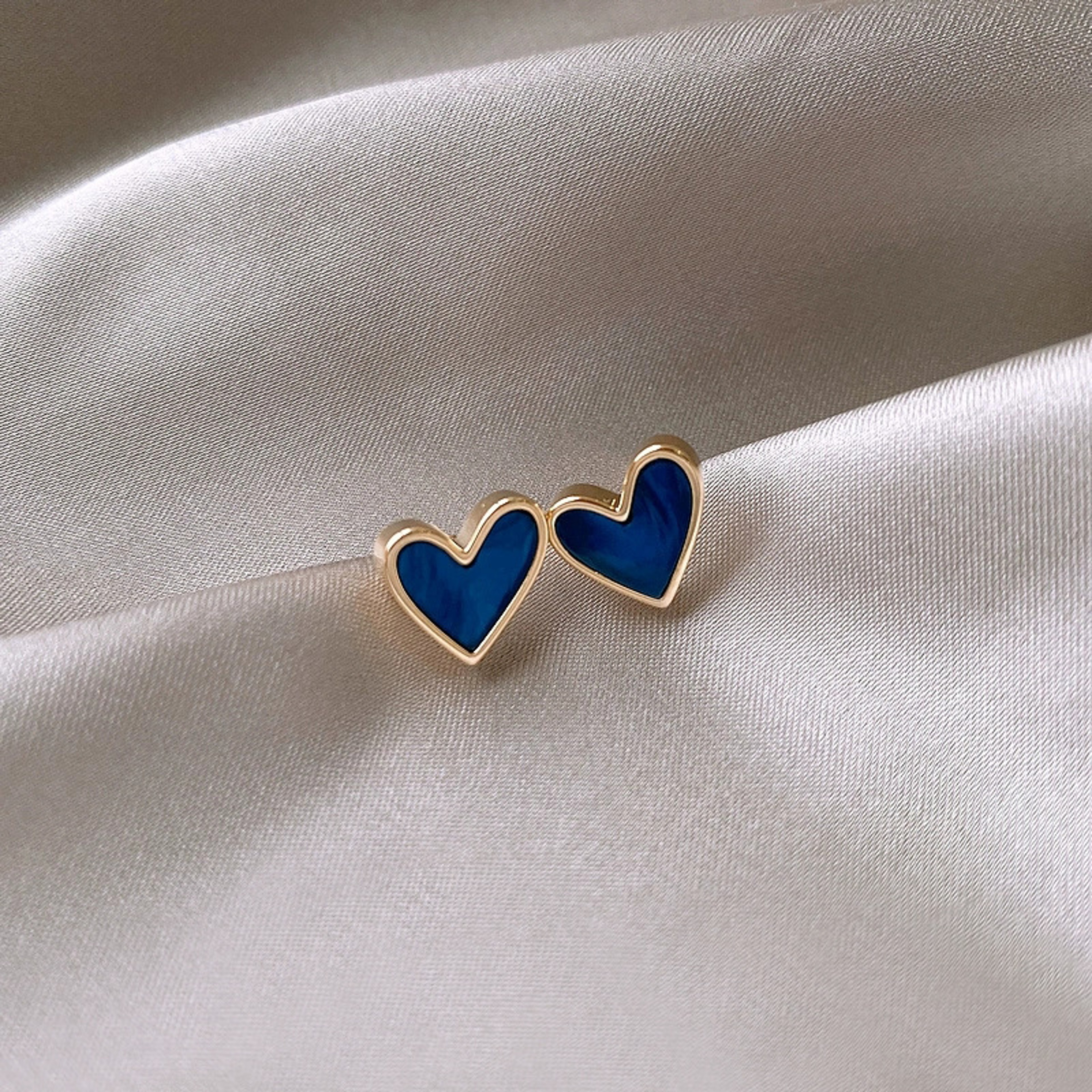 Vintage Heart Shaped Blue White Love Stud Earrings – view 3