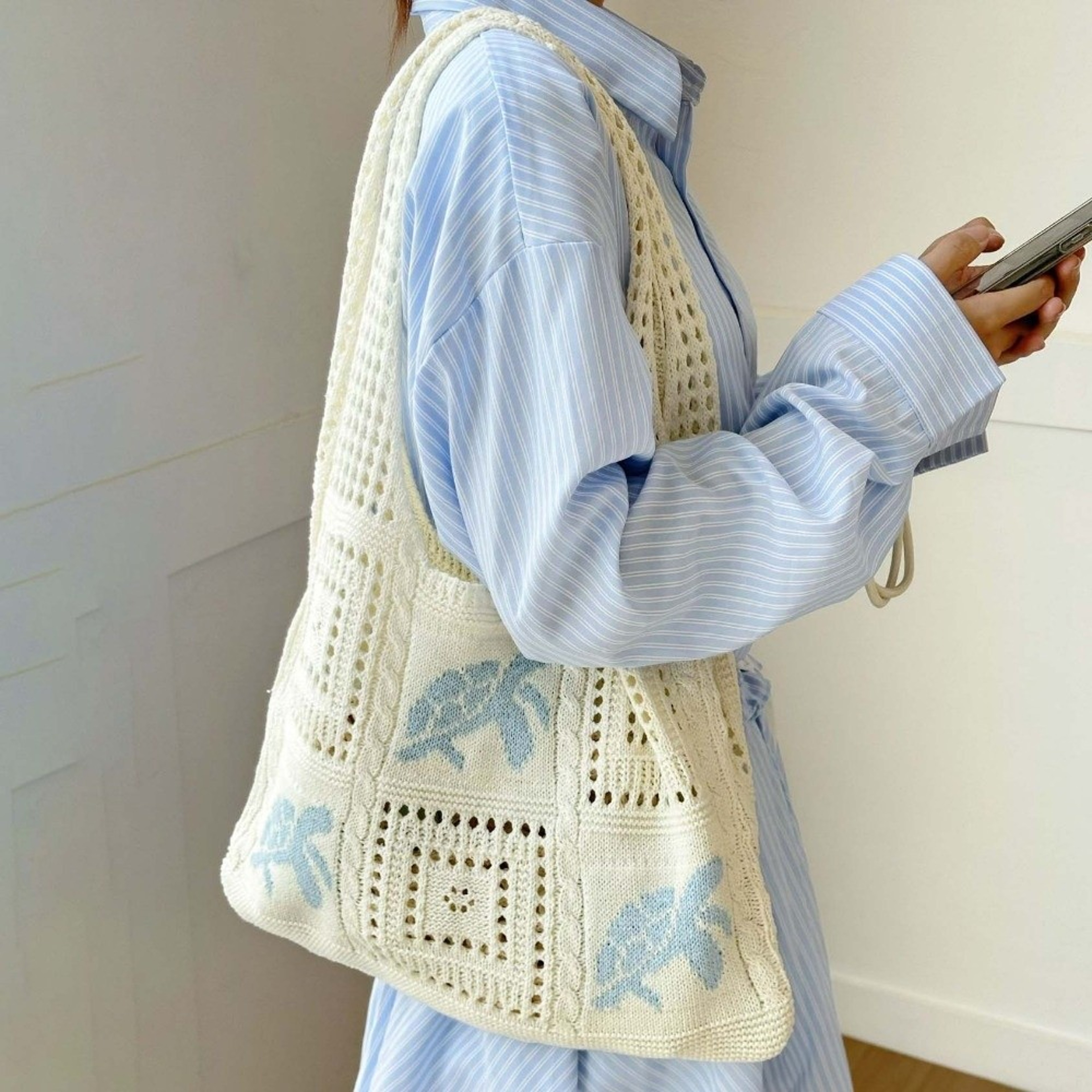 Korean Style Crochet Tote Bag With Turtle Embroidery 1