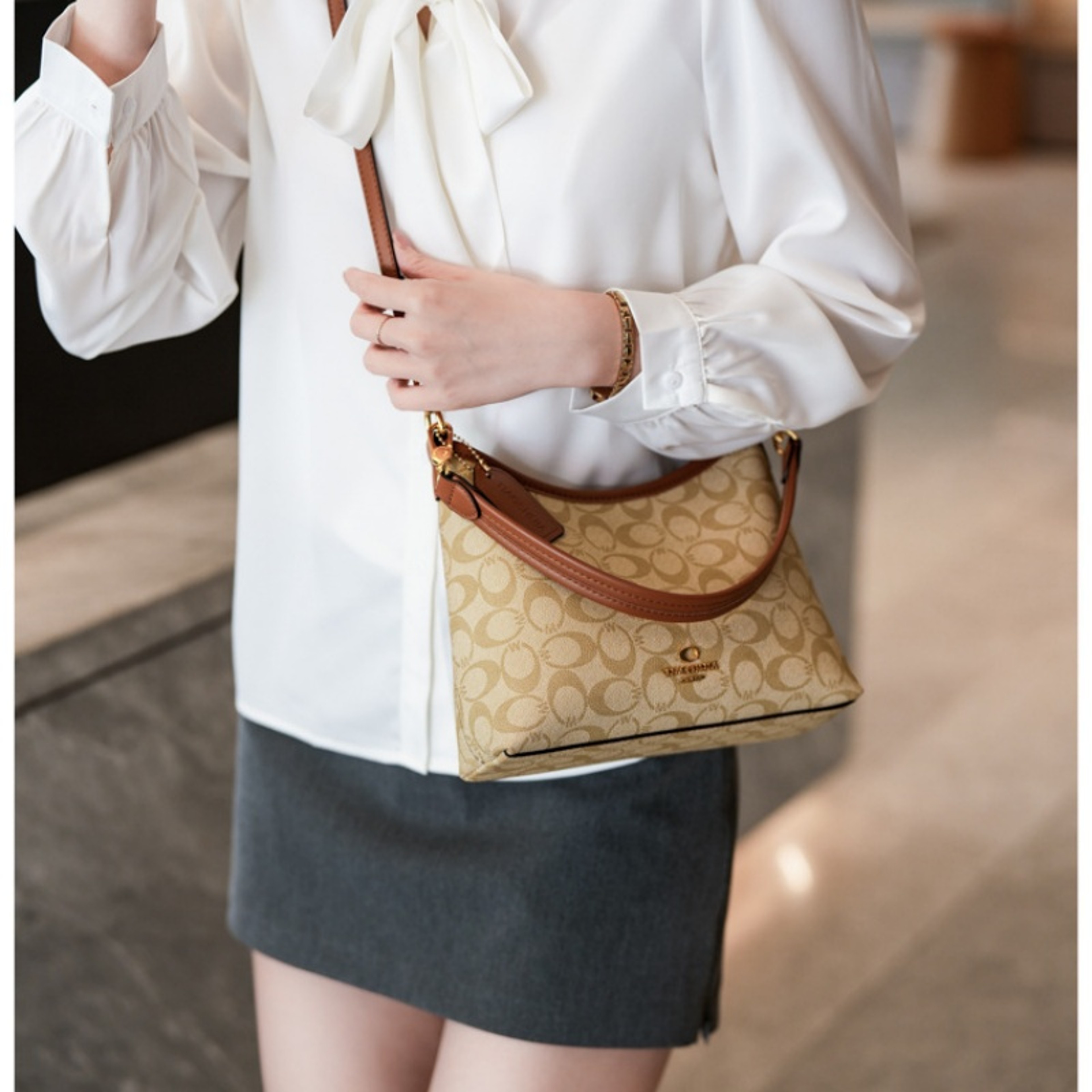 AuraChic Luxe PU Leather Bucket Bag – view 3