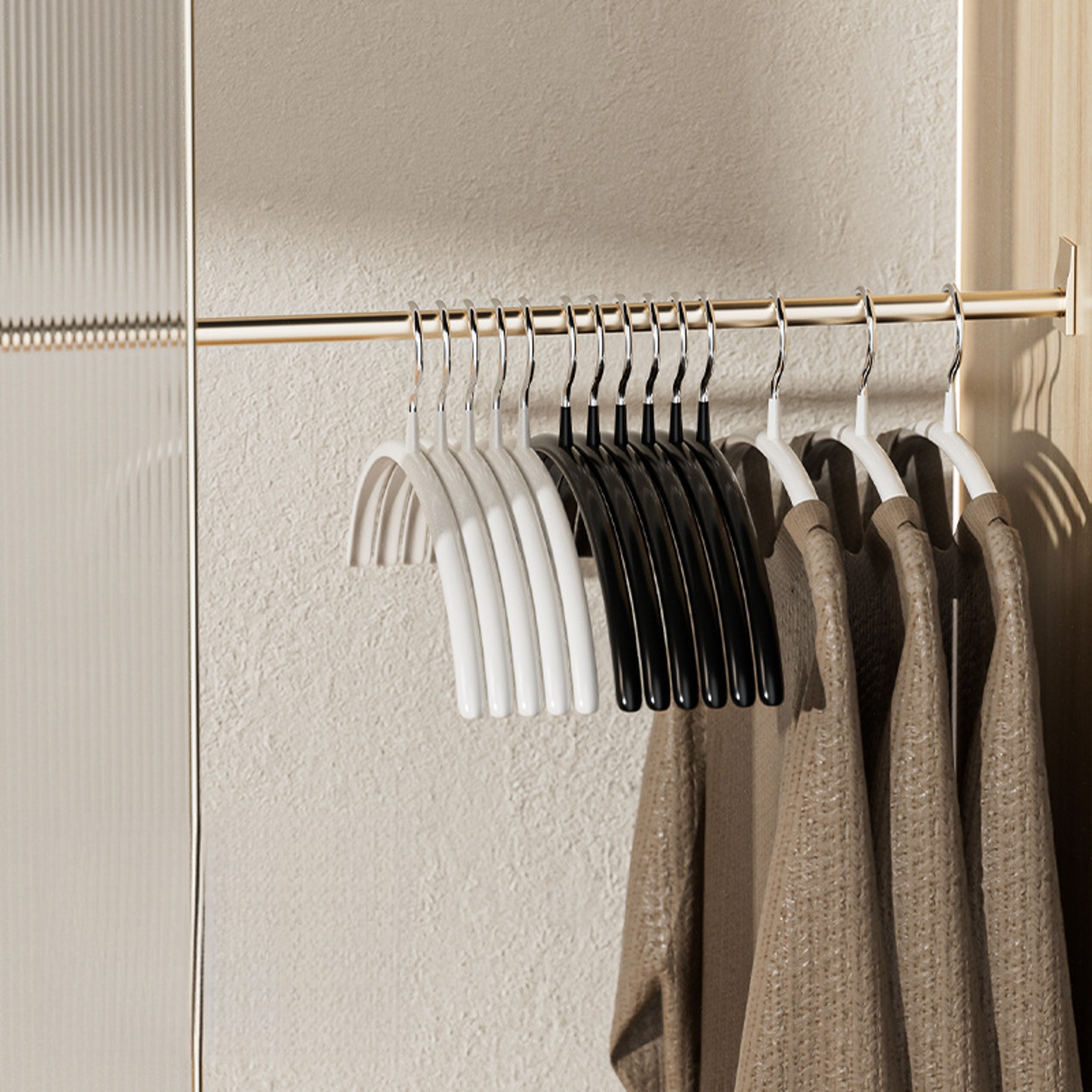 Durable AntiSlip Metal Hanger With SpaceSaving Design  Sturdy ConcaveConvex Shape 3
