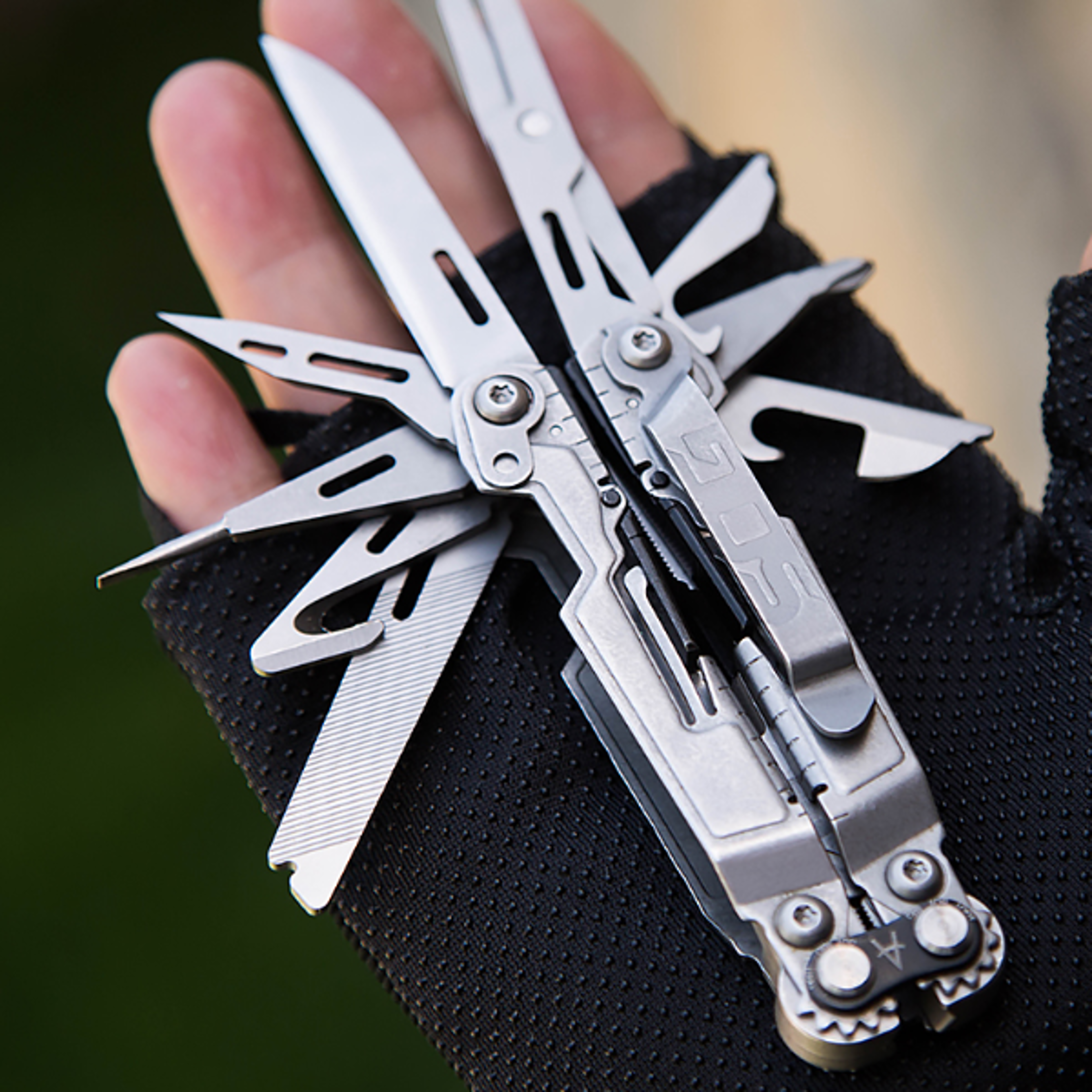 SOG PowerPint 18in1 Tactical MultiTool with Folding Pliers  Knife  Compact EDC Gear for Outdoor