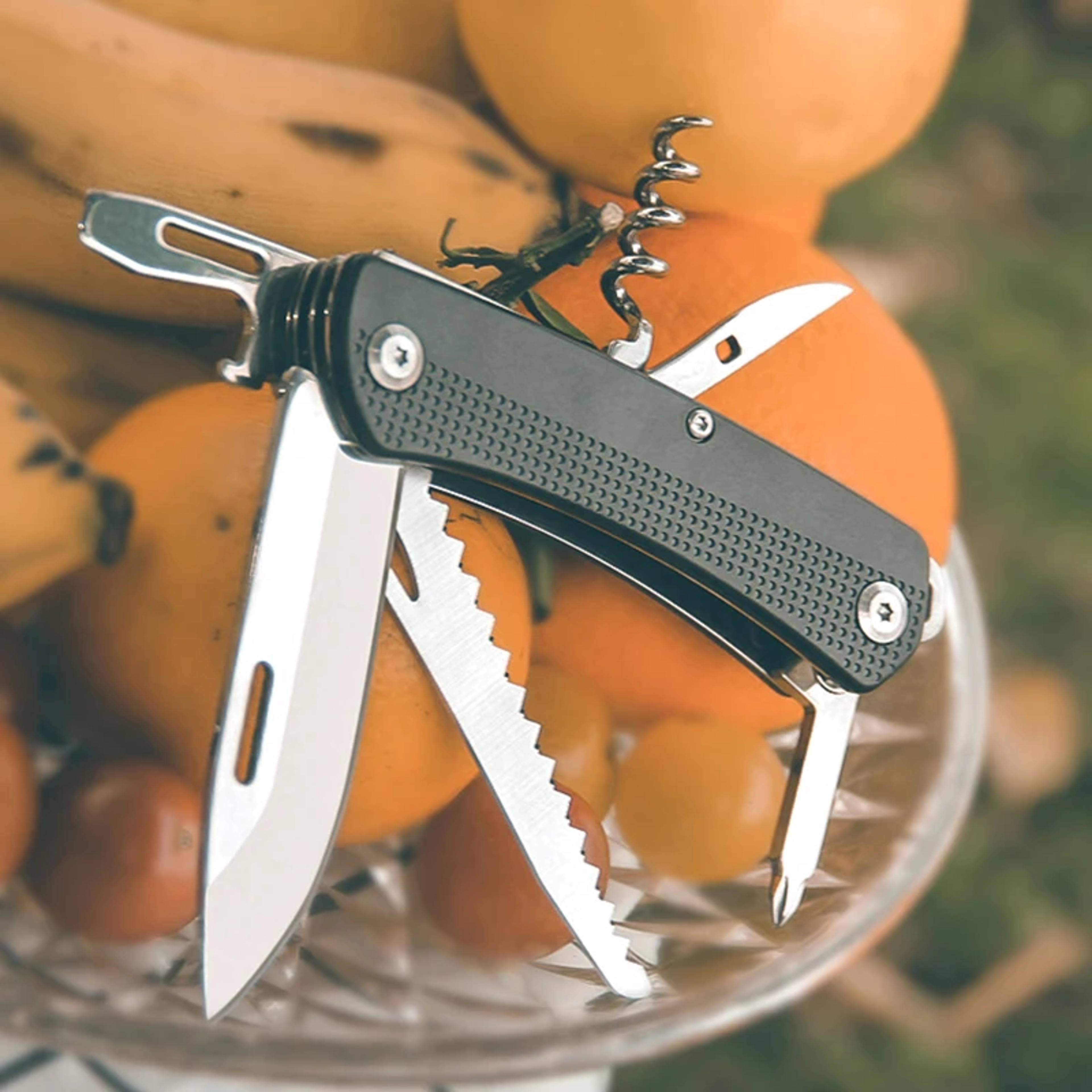 Mini Multifunctional Folding Knife Multitool EDC Outdoor Portable Pocket Knife With Saw Screwdriver 2