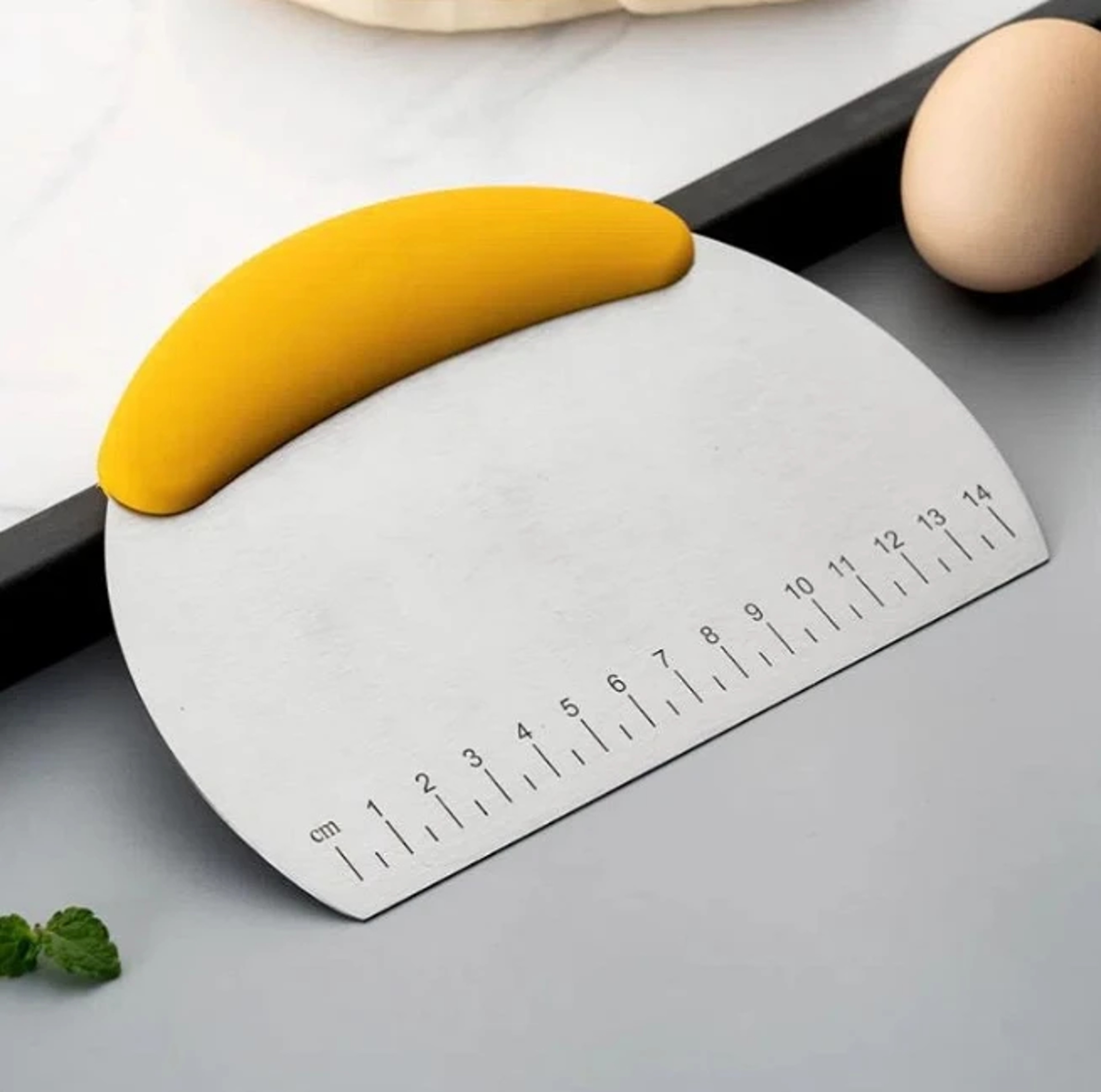 Stainless Steel Dough Scraper And Bench Scraper With Measuring Scale For Pastry Pizza And Bread 0