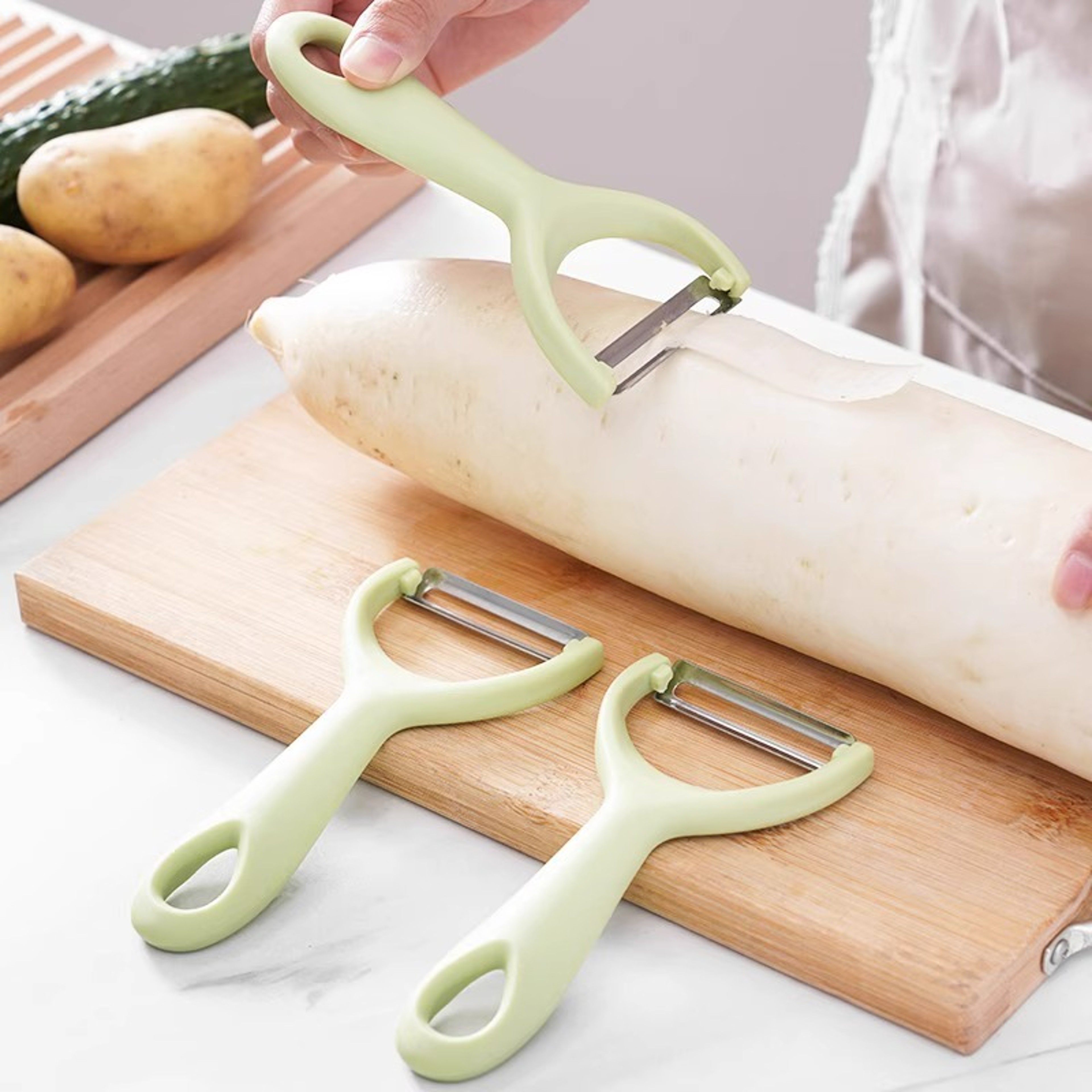 Stainless Steel Vegetable Peeler with Comfortable PP Handle for Fruit and Potatoes – view 2