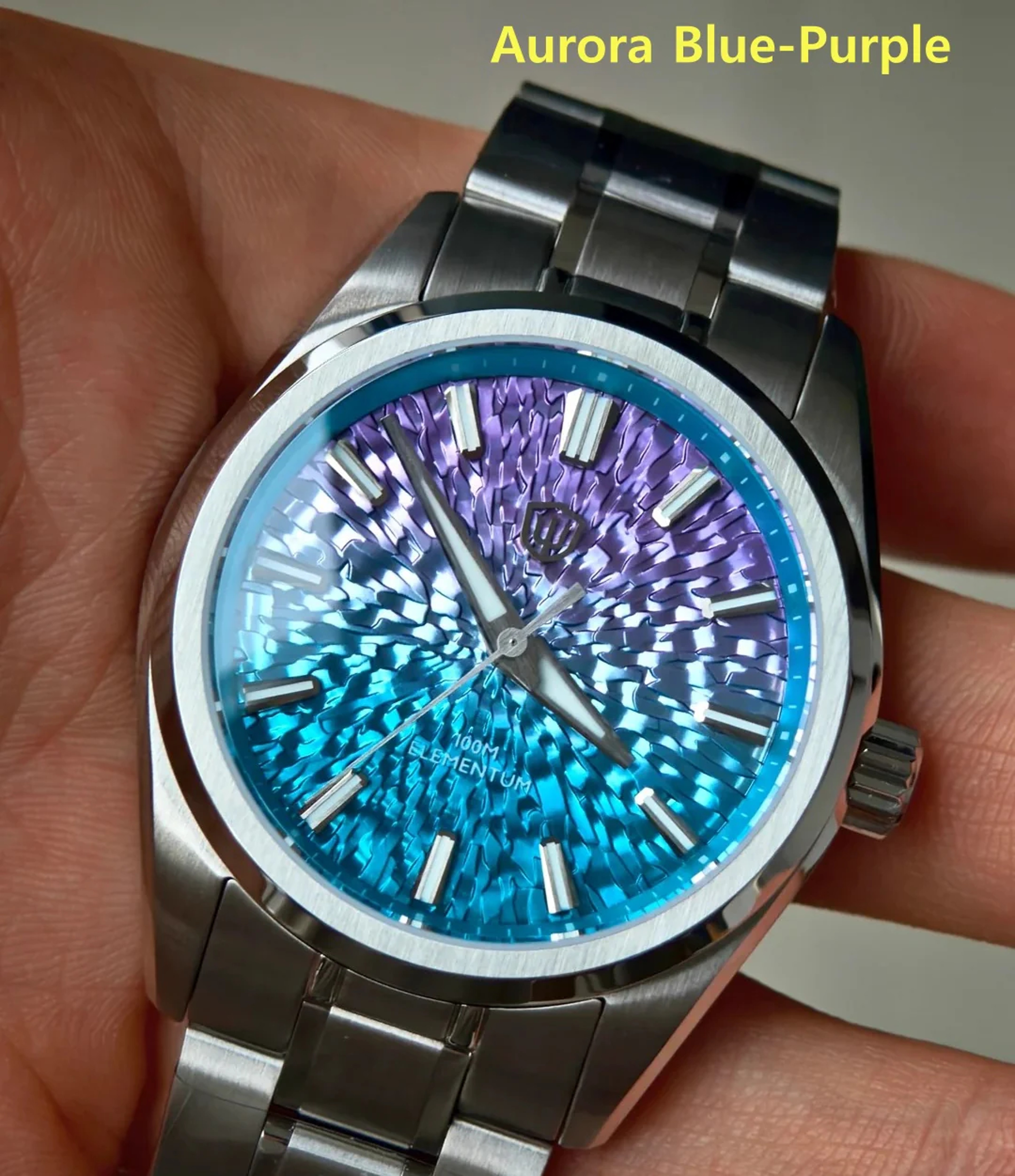 Ice Crack Dial Sapphire Quartz Watch 4