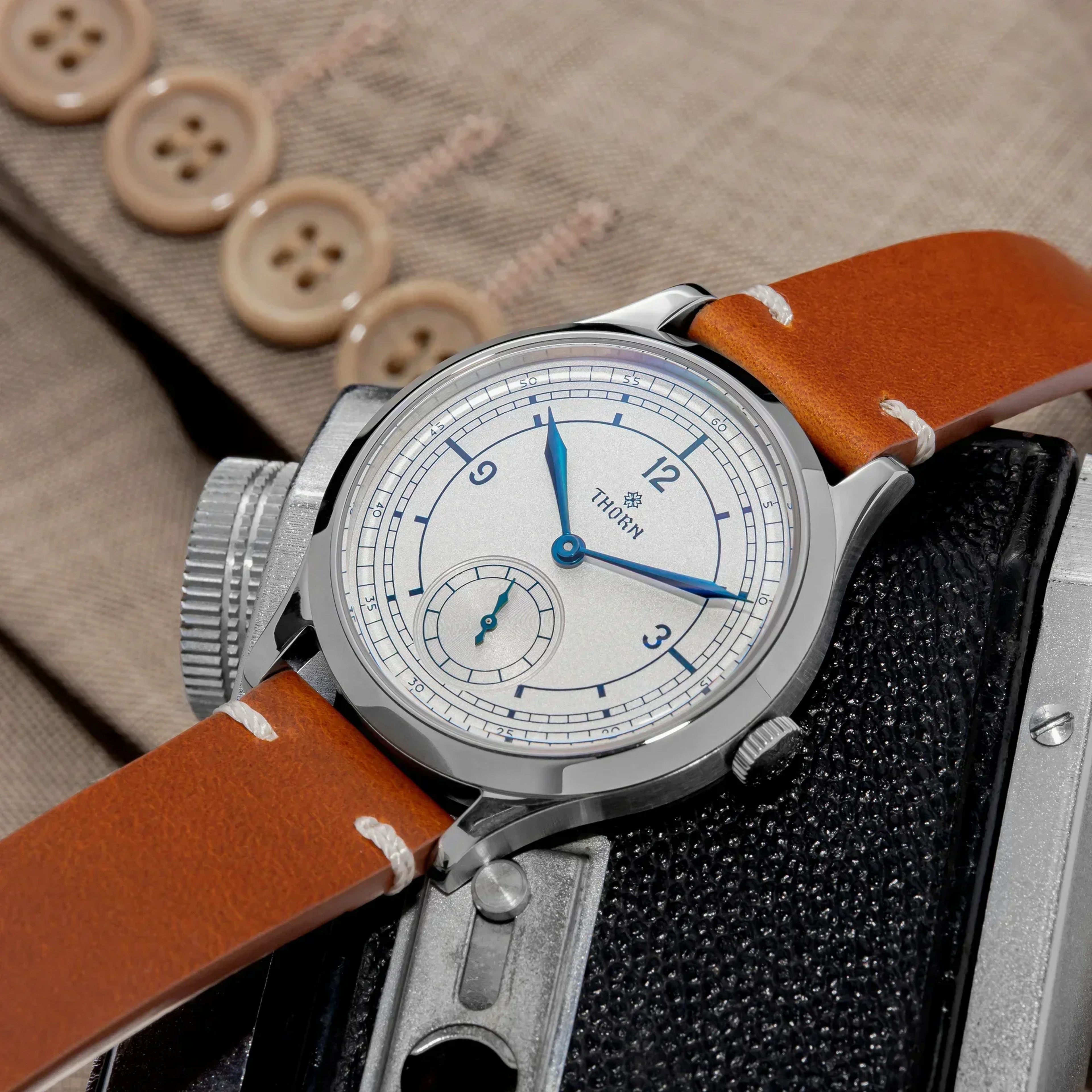 Sapphire Crystal Quartz Dress Watch 4
