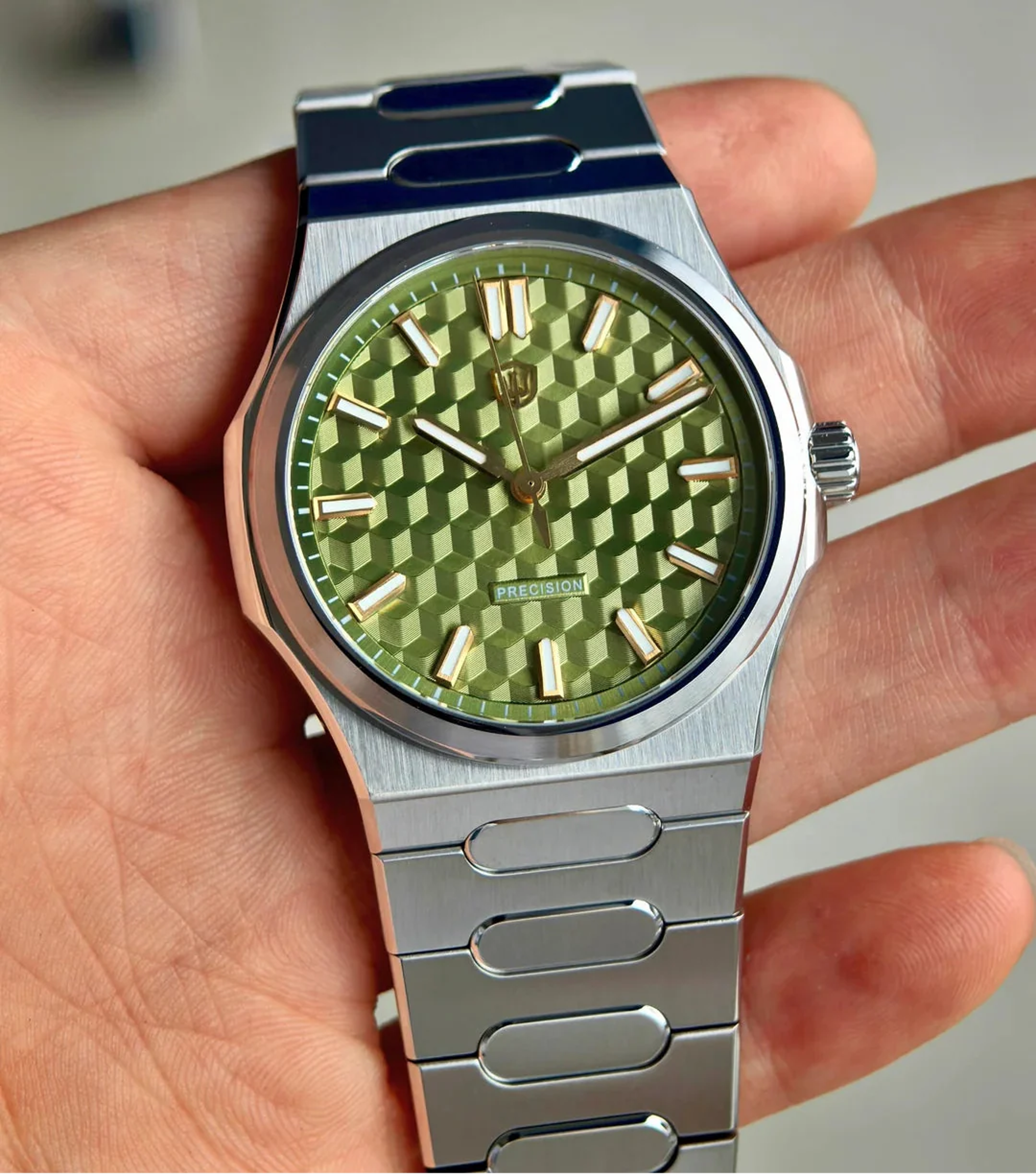 Quartz Watch With Sapphire Crystal Water Resistance 7