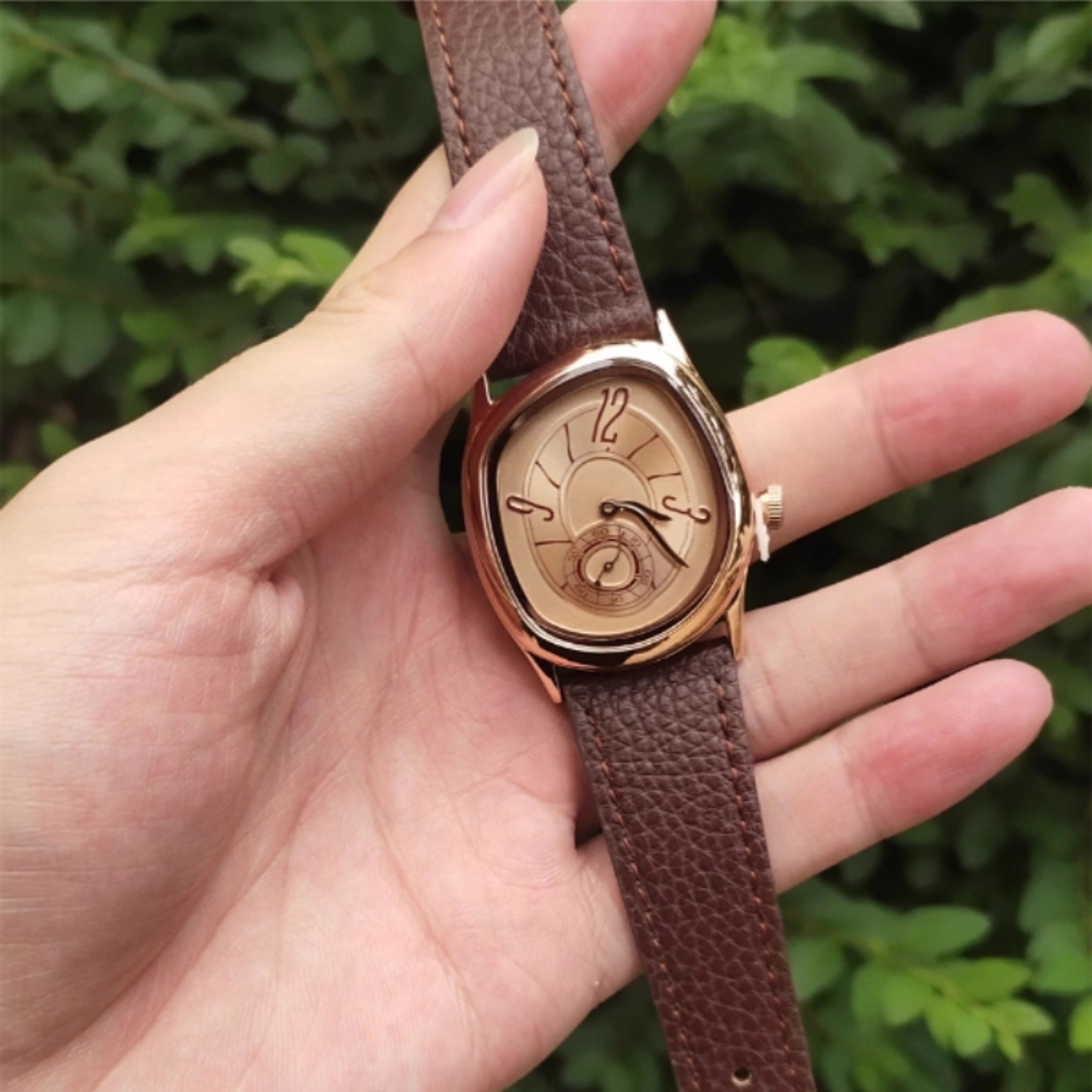 Irregular Dial Watch Quartz Wristwatch With Belt Strap 9