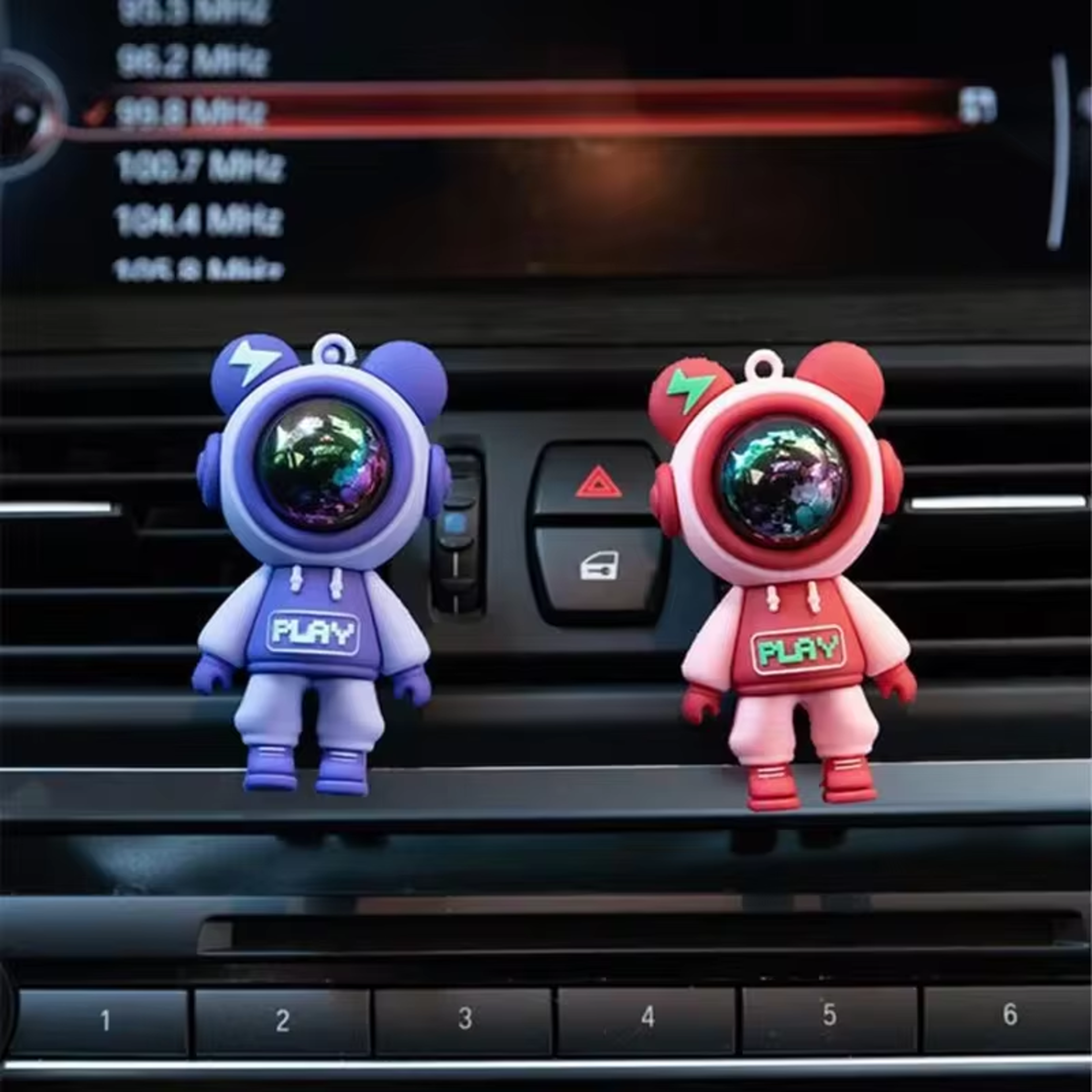 Astronaut Car Air Freshener Car Air Vent Perfume Clip And Aromatherapy Diffuser 1