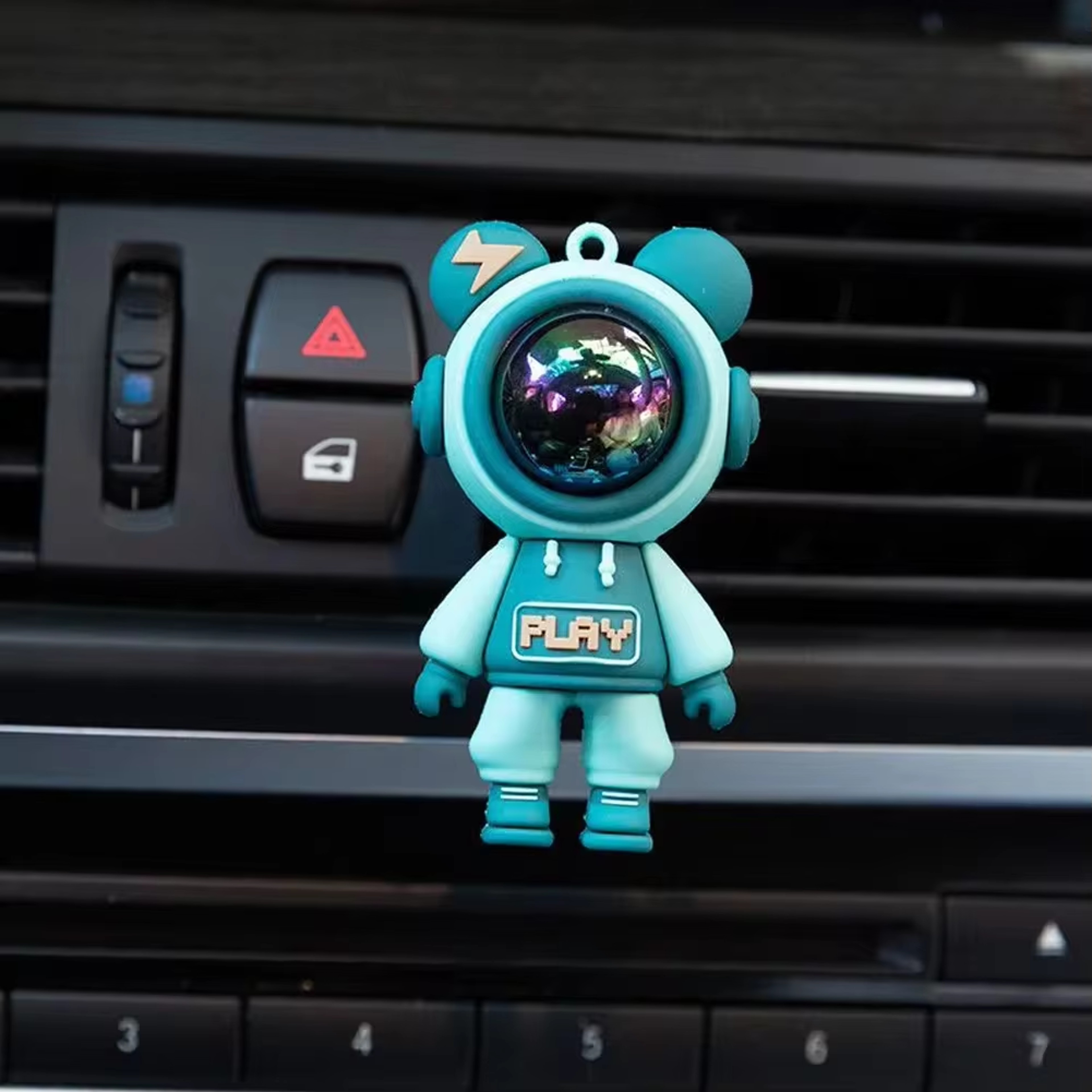 Astronaut Car Air Freshener Car Air Vent Perfume Clip And Aromatherapy Diffuser 8