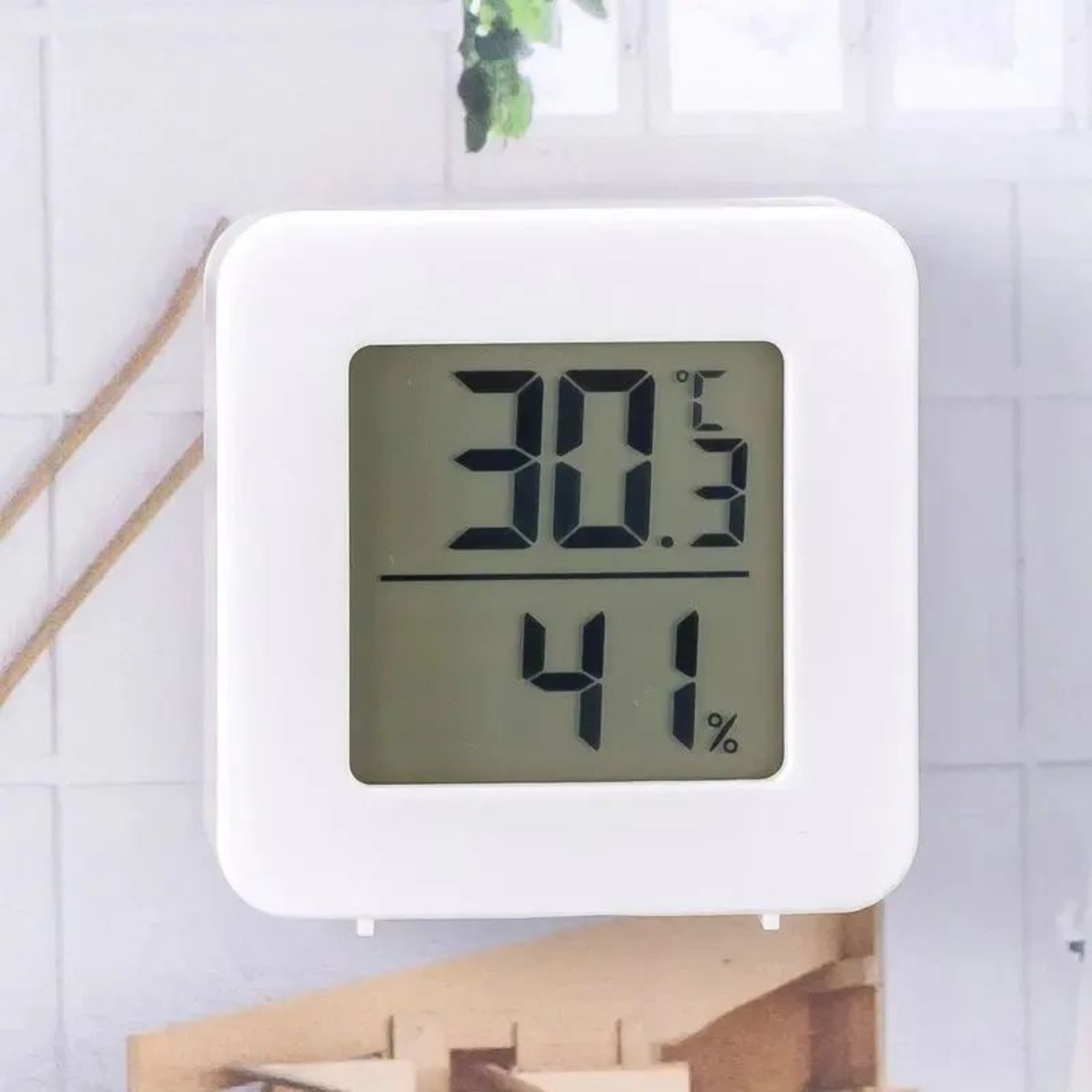 Mini Indoor Thermometer  Hygrometer LCD Digital Temperature  Humidity Meter For Room 0