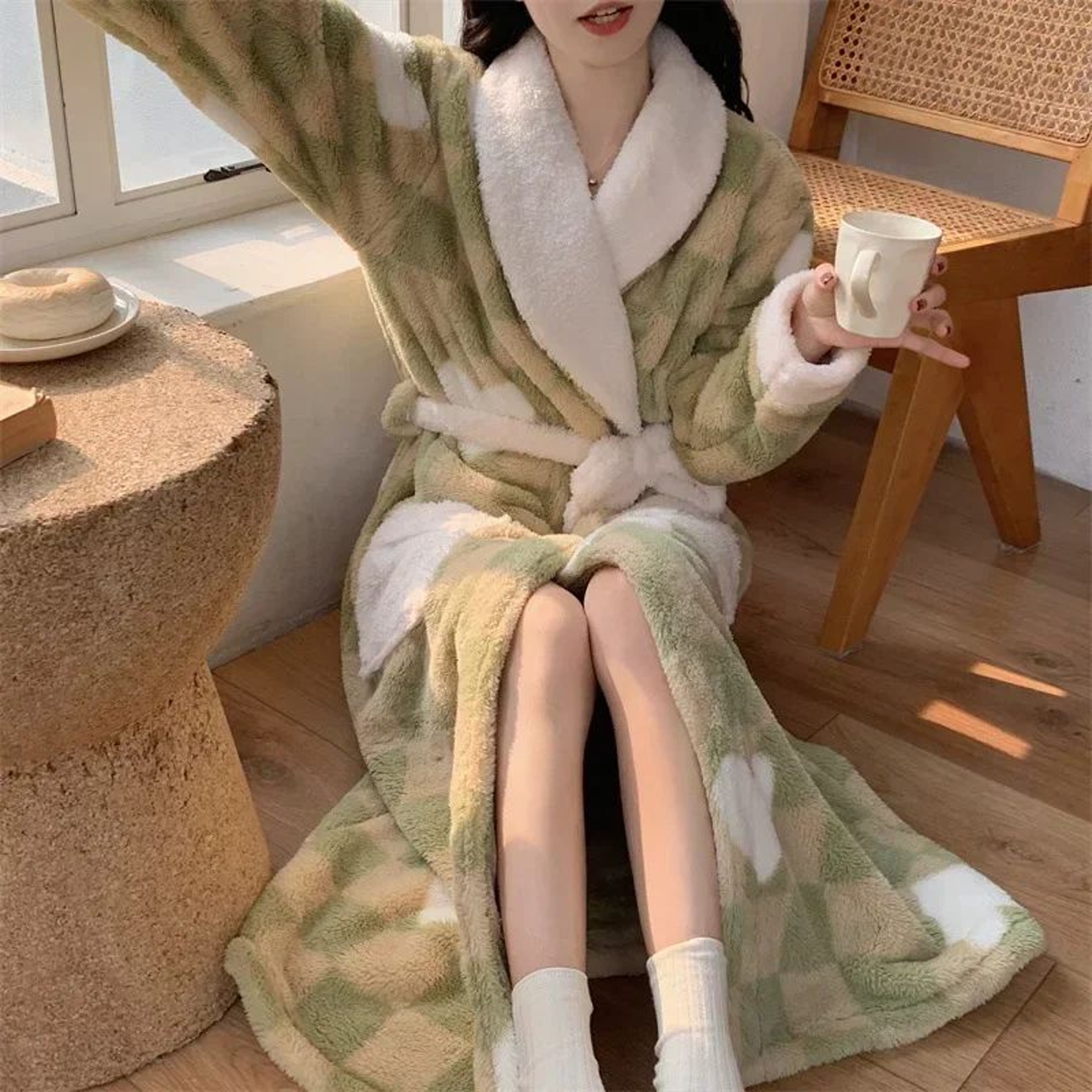 Long Coral Velvet Thick Bath Bathrobes For Women Autumn And Winter Warm Nightgown Shower Robe Bath  0