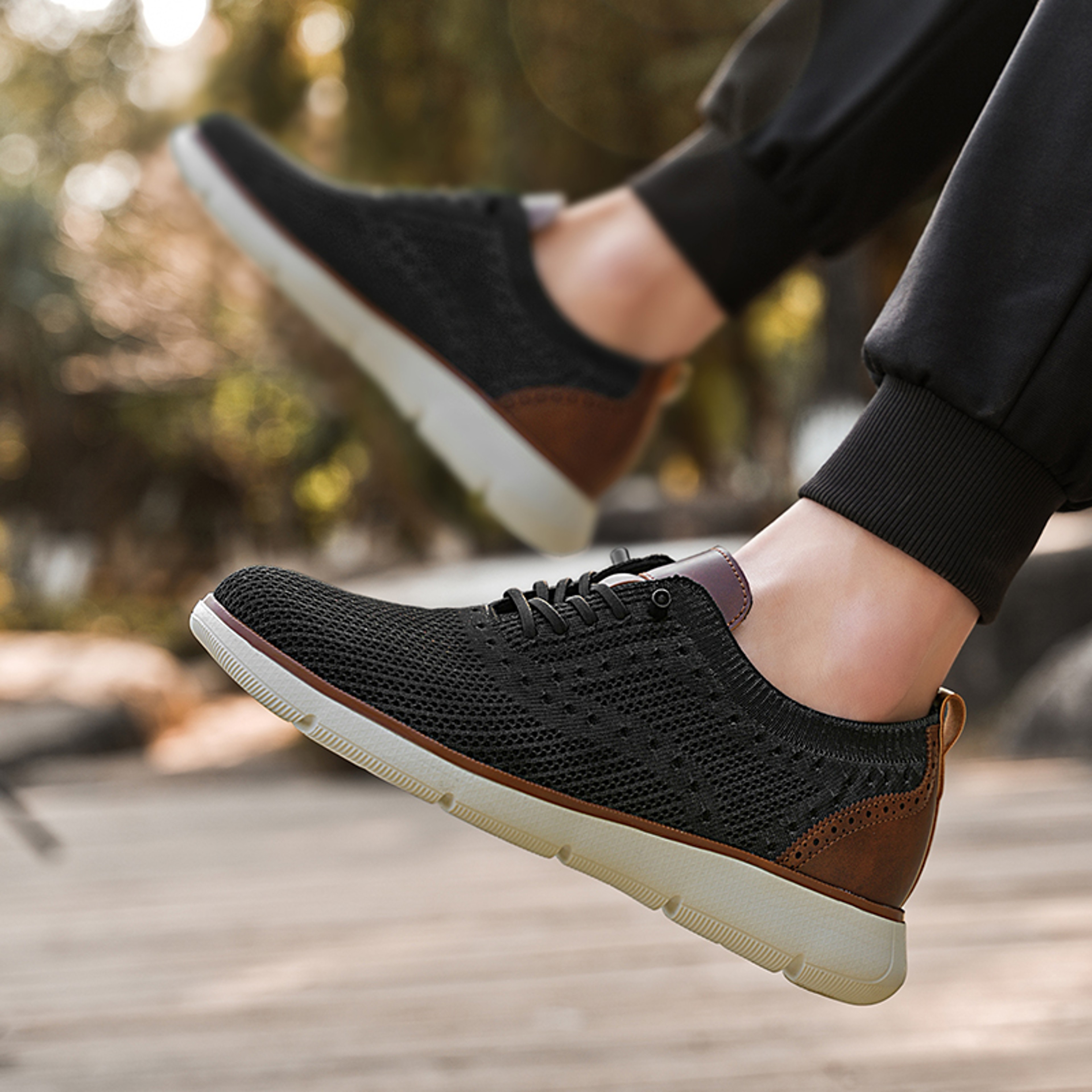 Light Fashion Casual Sports Shoes For Men Comfortable Breathable Flying Mesh Top Loafers 2