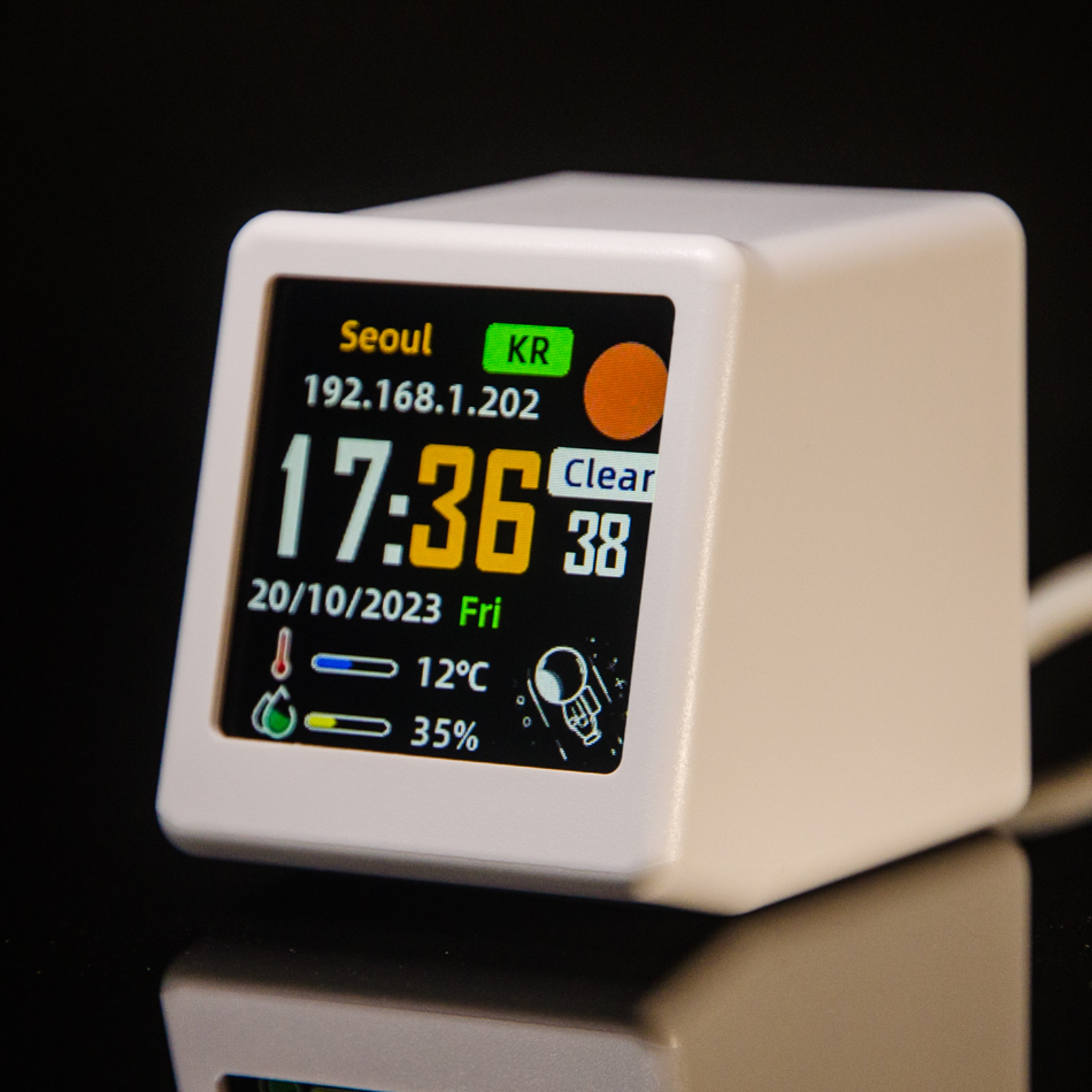GeekMagic SmalltvUltra Cheap Smart Gift Desktop WiFi Weather Forecast Station Bed Clock With Gif 3