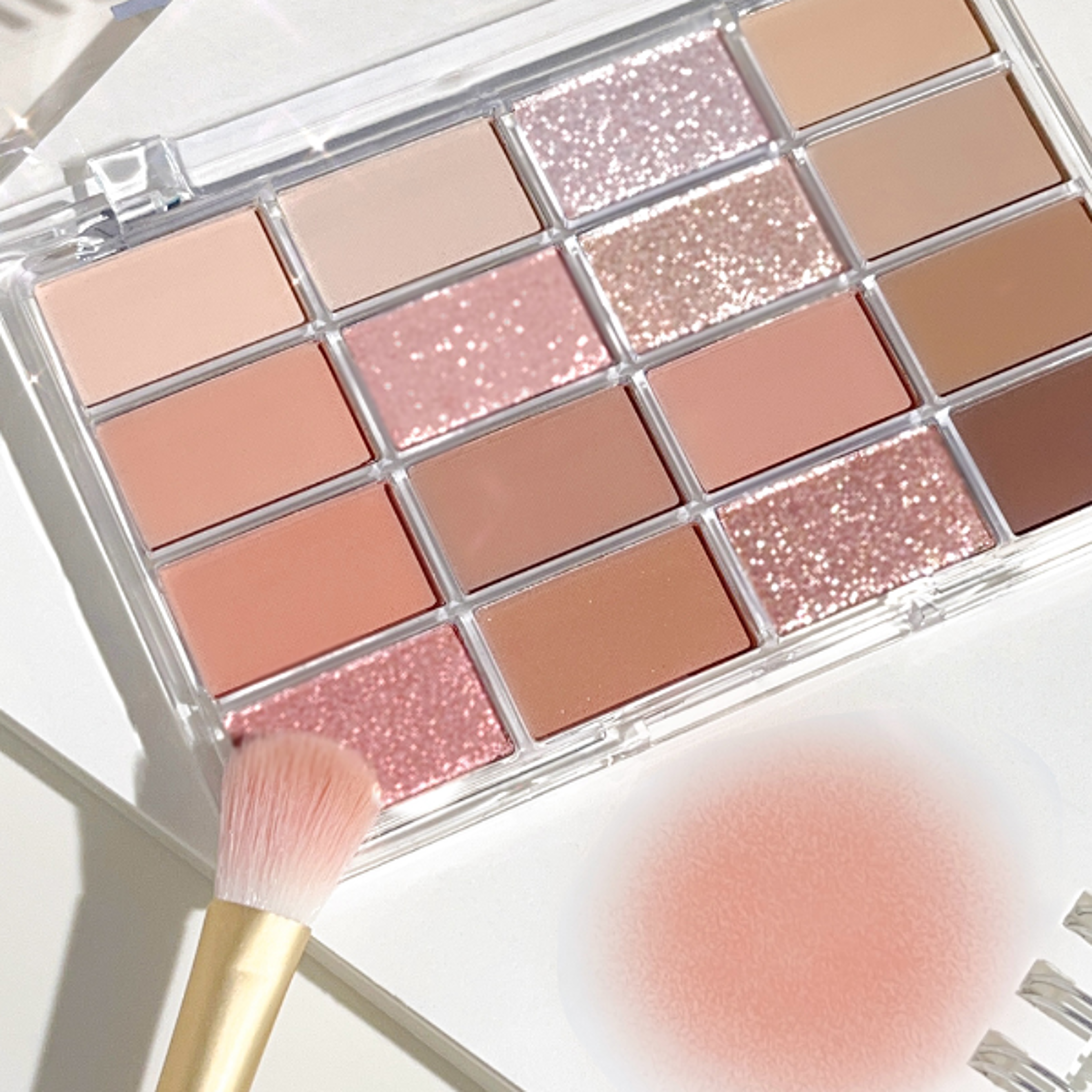 color eye shadow plate pearlescent matte lying silkworm brighten the lowsaturated earth color dai