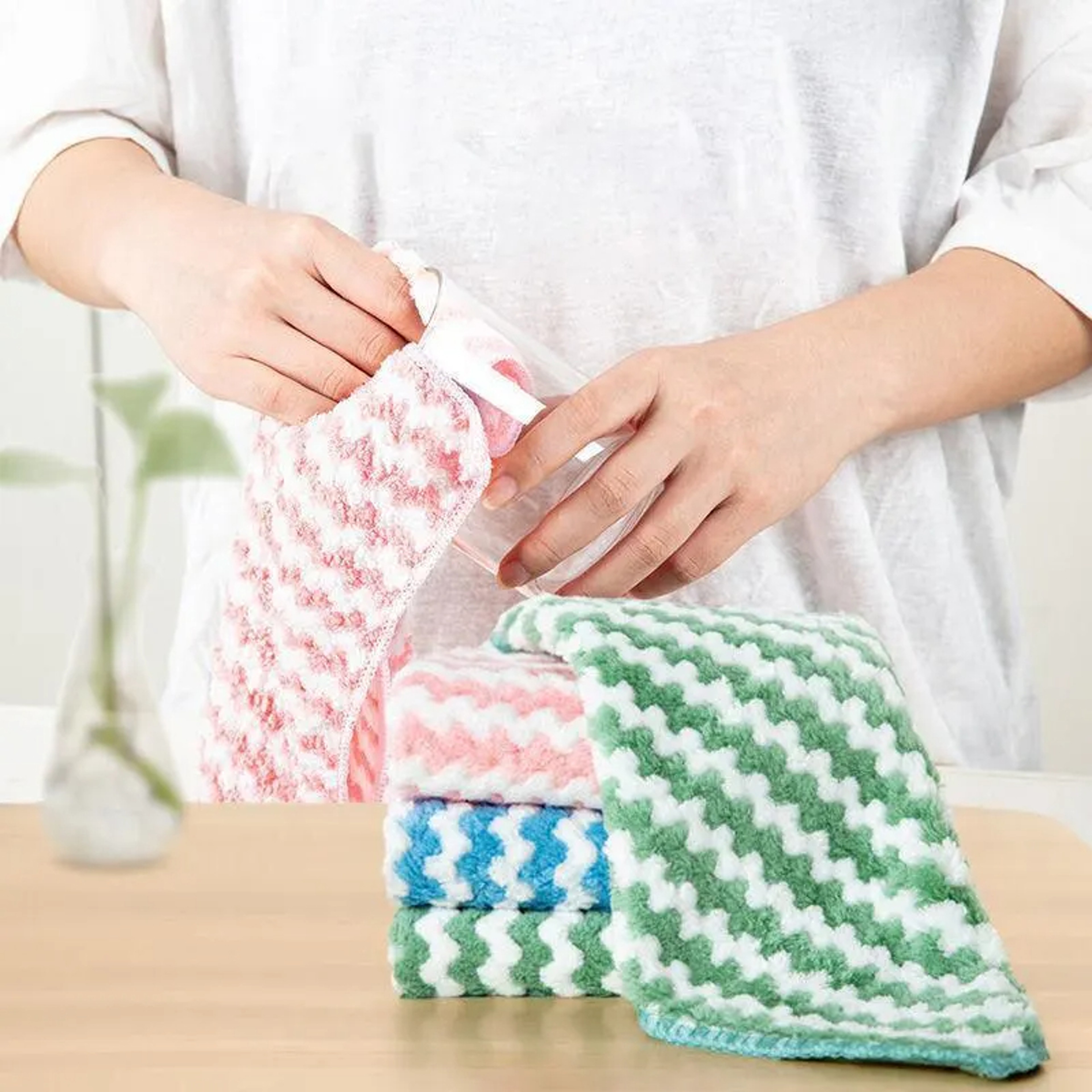 Kitchen Household Scouring Pad Rag, Coral Fleece, Water Absorbing and Oil Resistant – view 2