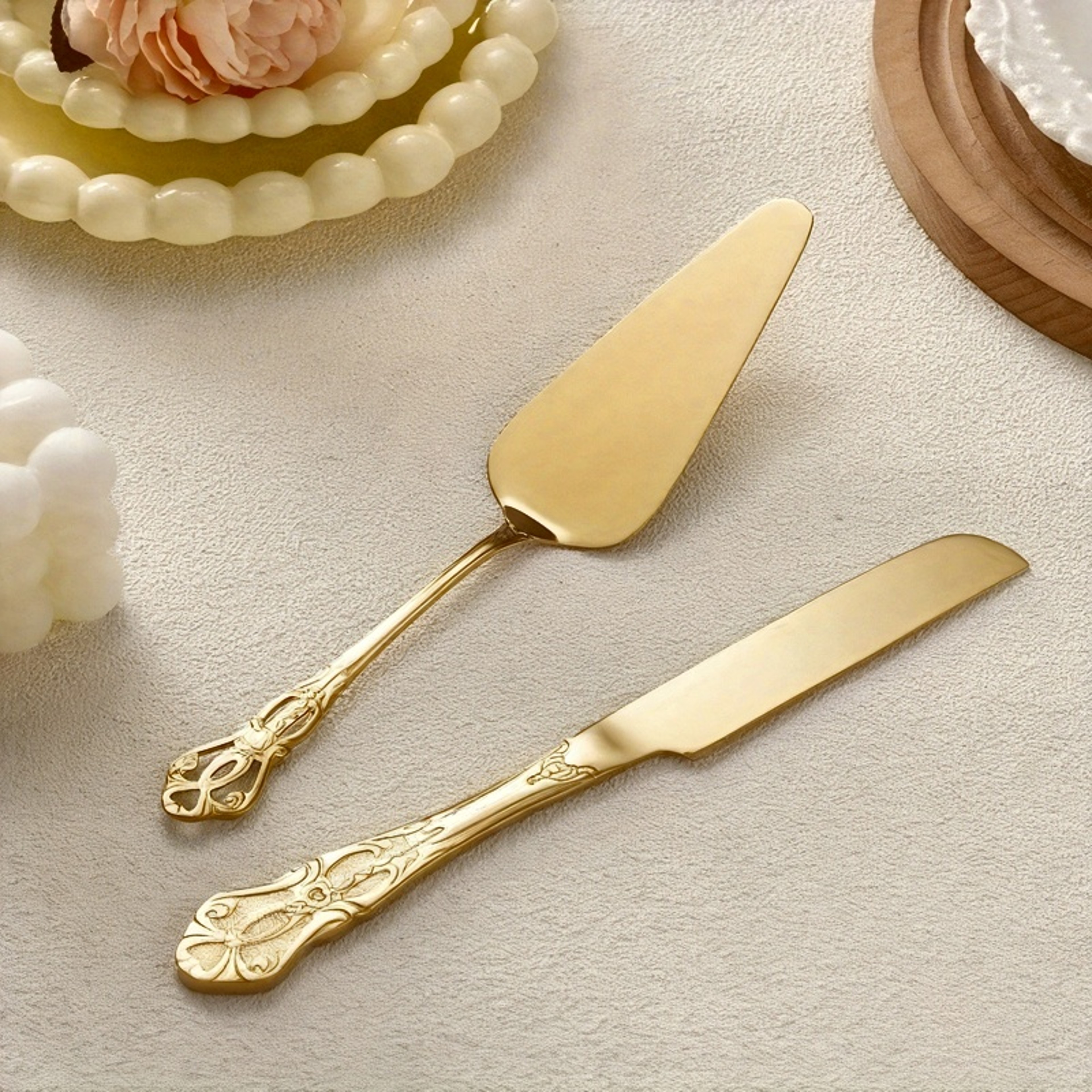 Elegant Cake Server Set, Vintage Palace Stainless Steel Bread Knife, Carved Hollow Design for Parties – view 1