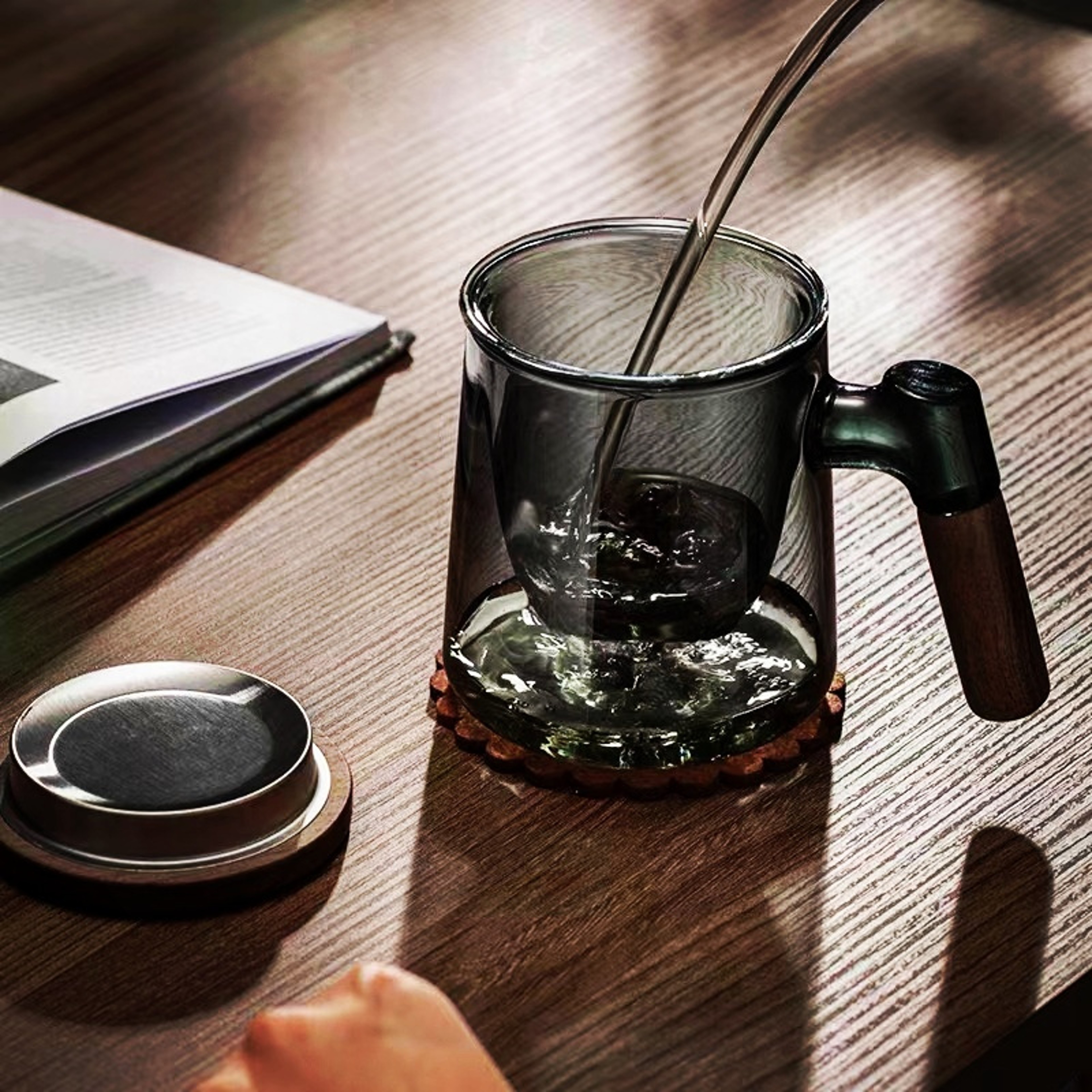 Scented Tea Cup, Walnut Wooden Handle Lid Filter Glass Mug with Tea Water Separation for Office and Floral Teas – view 5