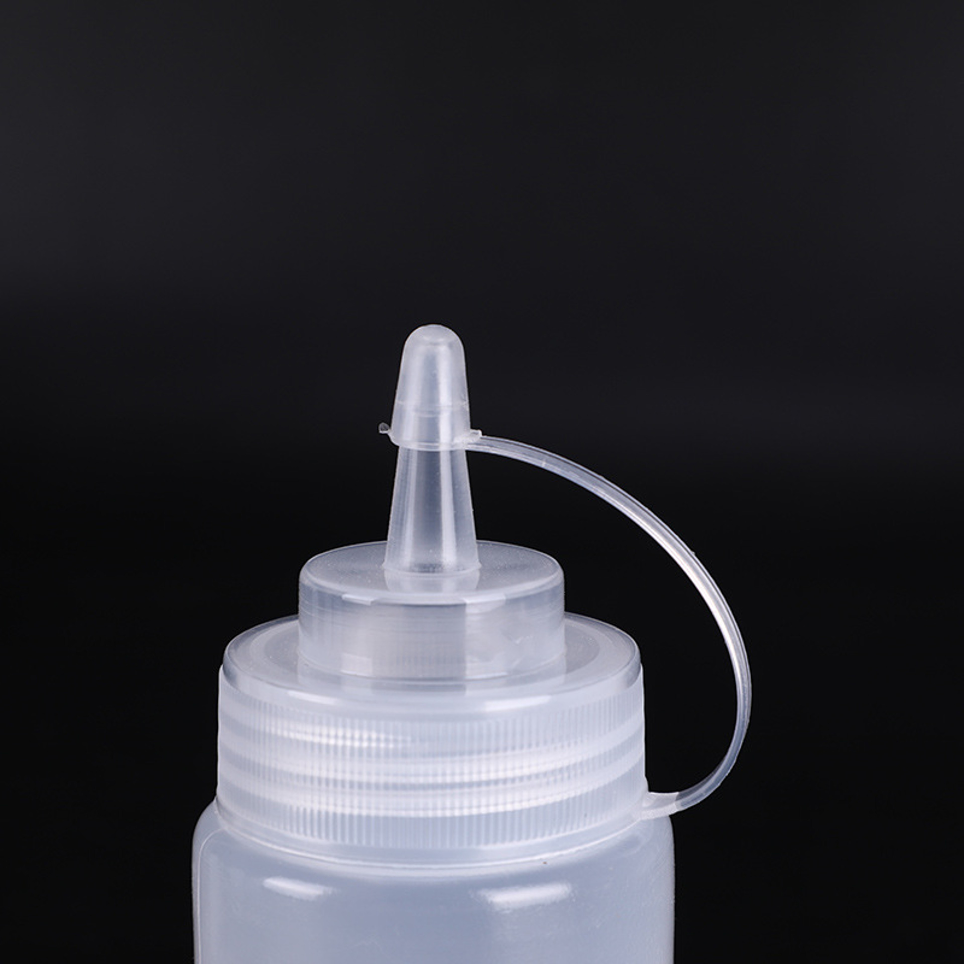 Squeeze Lotion Bottle Dispenser, Large Travel Cosmetics Storage with Nozzles for Sauces and Olive Oil – view 6