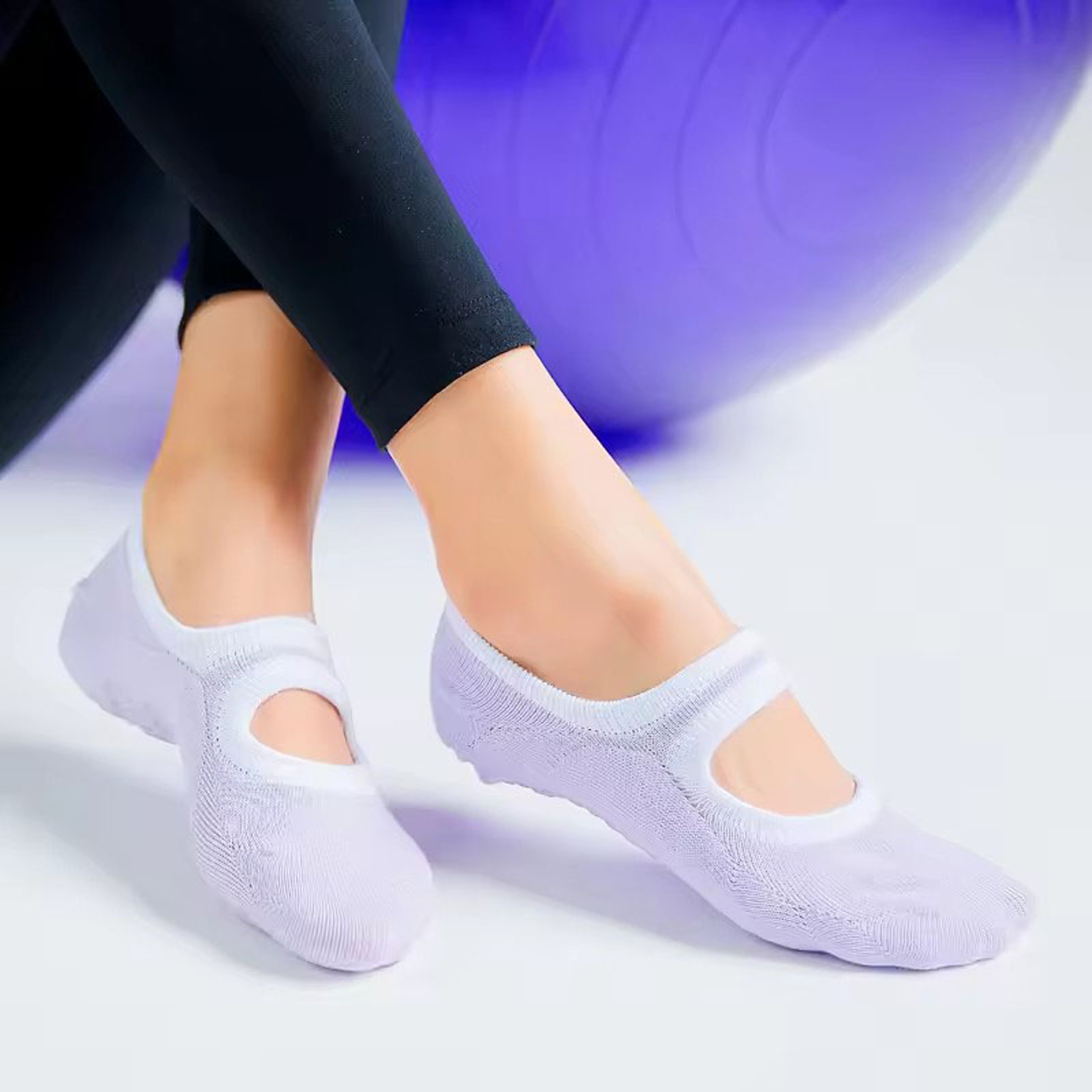 Plus Size Women's Yoga Socks, Multi-Colored Silicone Anti-Slip Pilates Socks for Dance & Fitness – view 2