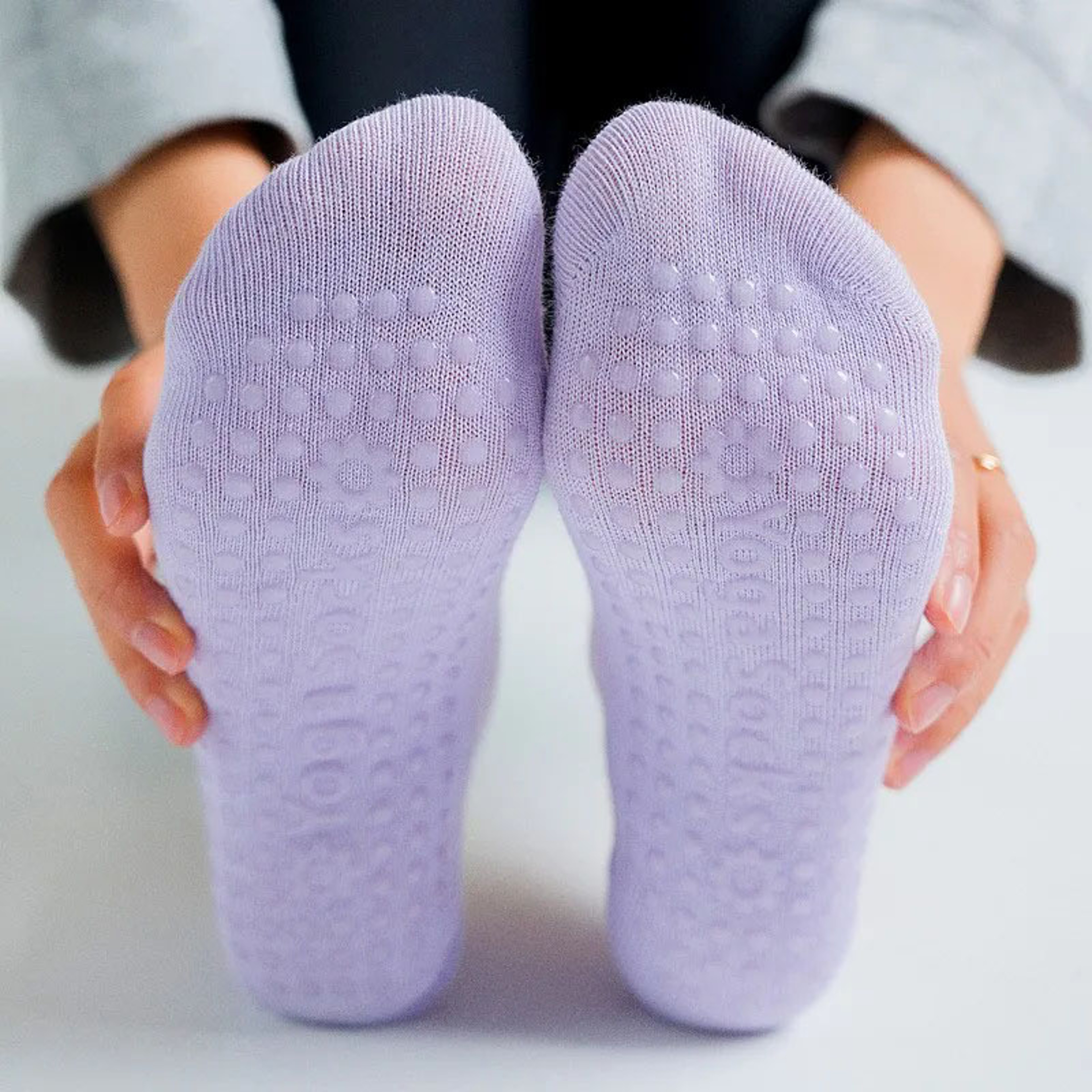 Plus Size Women's Yoga Socks, Multi-Colored Silicone Anti-Slip Pilates Socks for Dance & Fitness – view 4