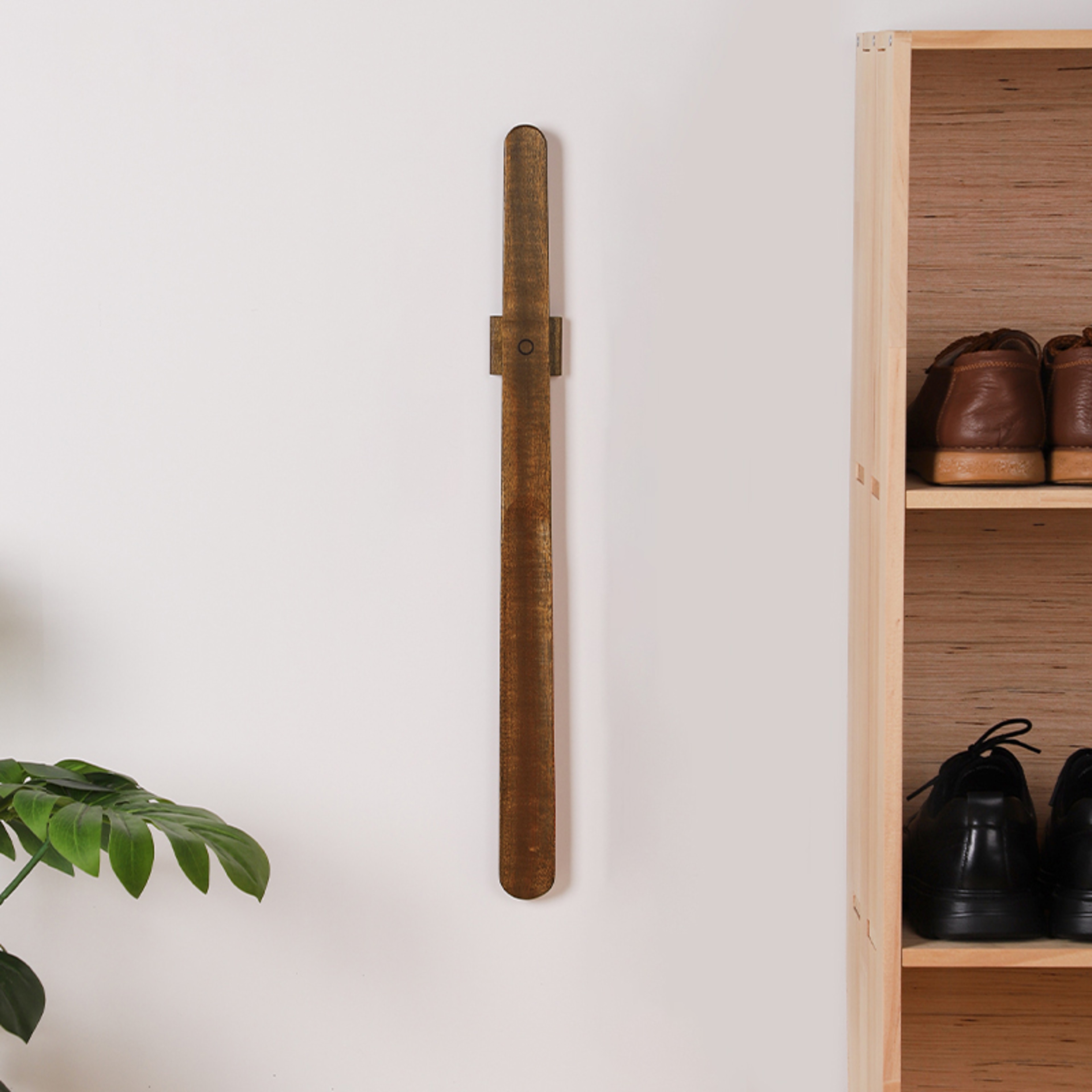 Magnetic Shoehorn Long Wooden Handle Customizable Shoe Spoon Horn For Easier Wear 5