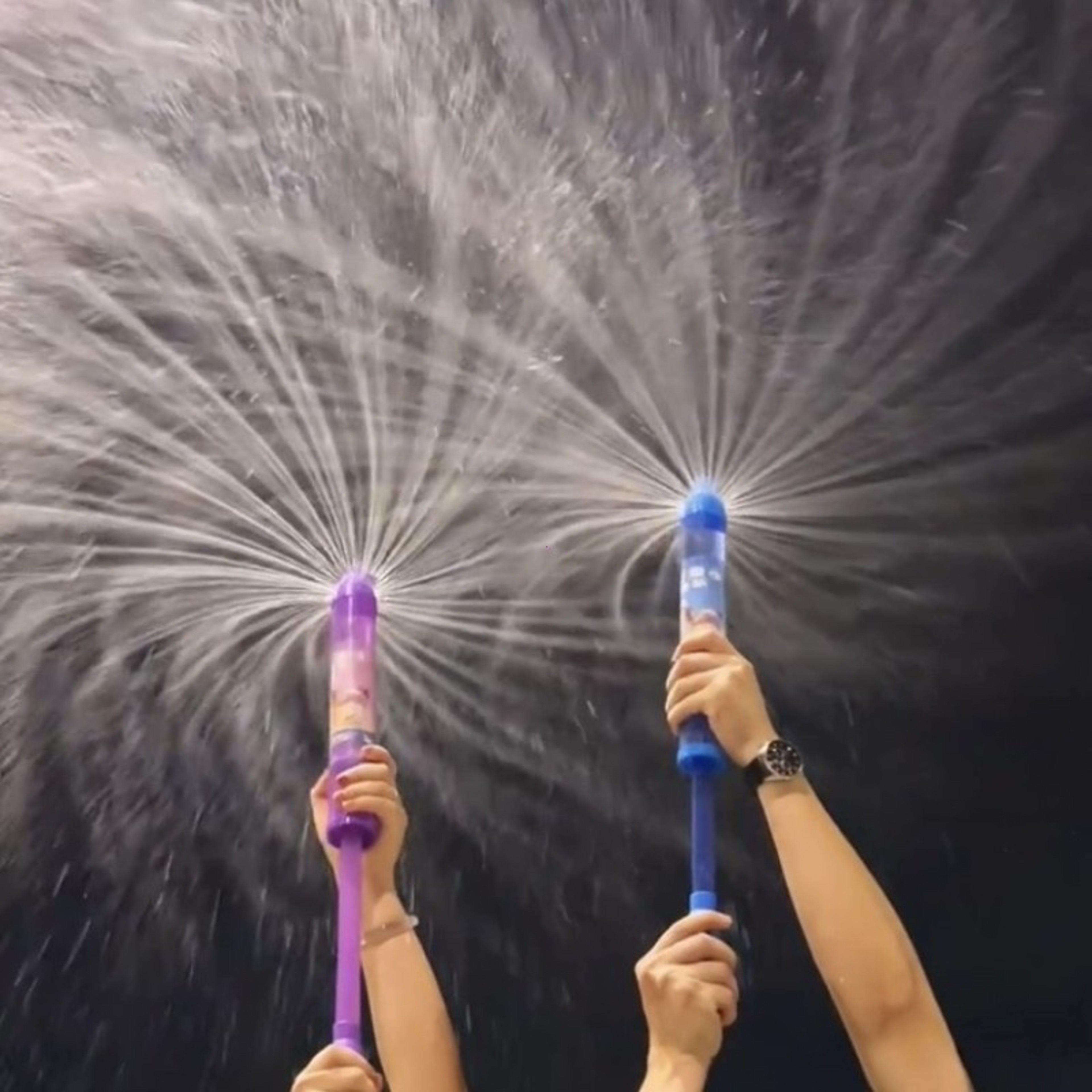 Firework Water Spray Toy for Couples, Romantic Outdoor Pool Party Photo Prop, Game Night Light Atmosphere Gift for Anniv – view 1