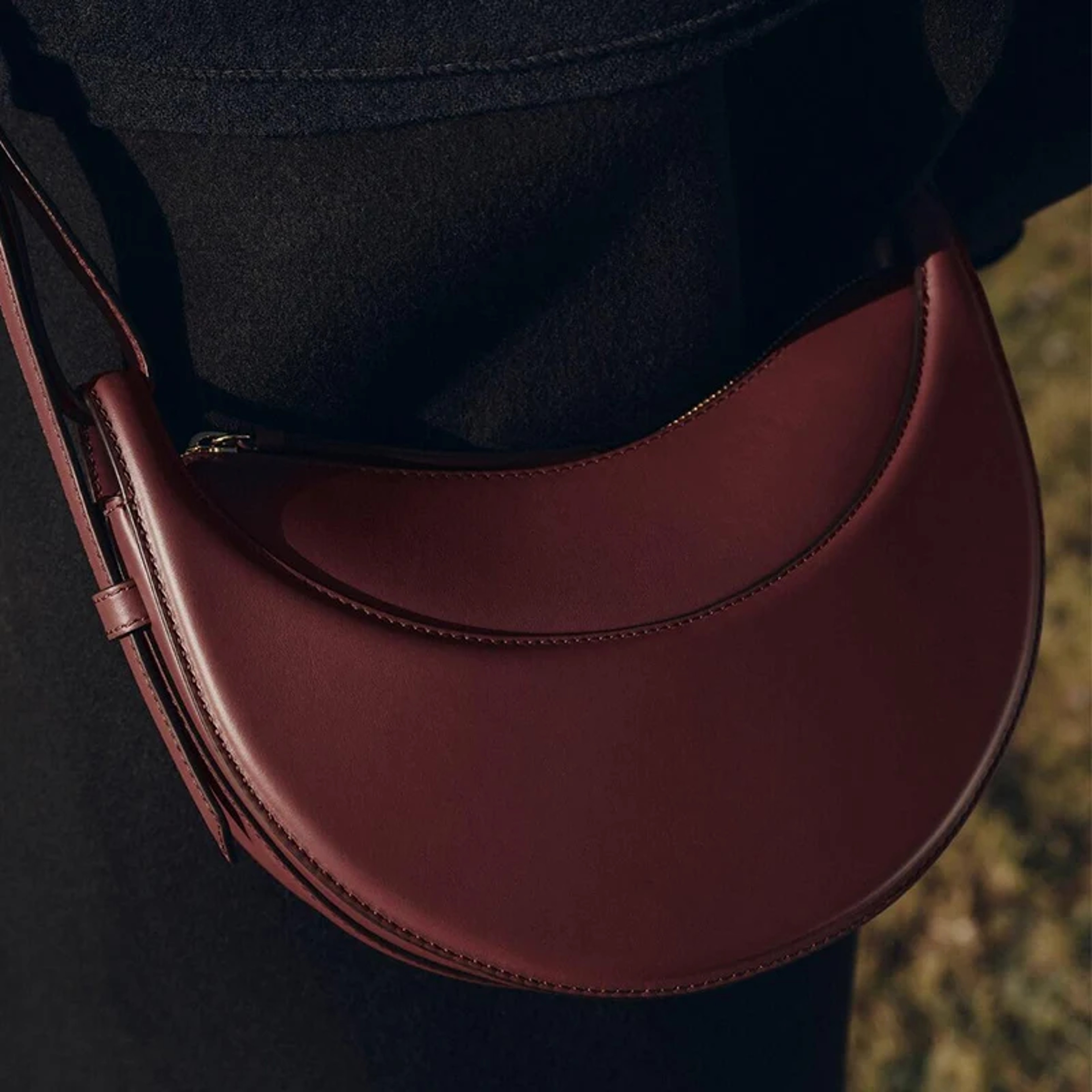 Crescent Shoulder Bag, Fashion Genuine Leather Women's Crossbody Bag with Zipper Closure – view 4