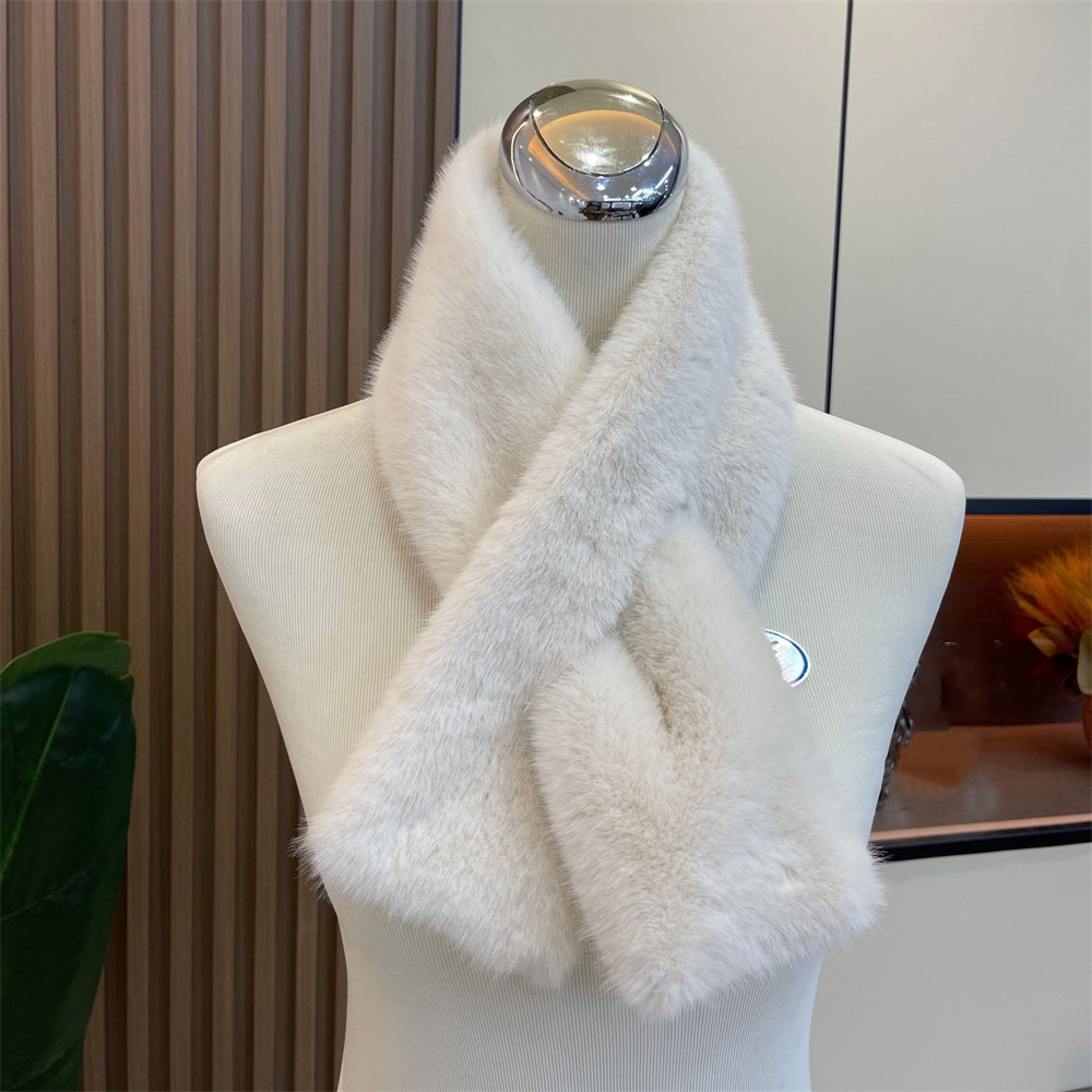 Soft Furry Neck Warmer, Warm Thicken Cross Collar Scarf, Solid Color Faux Rabbit Fur Cold Proof Scarves – view 9