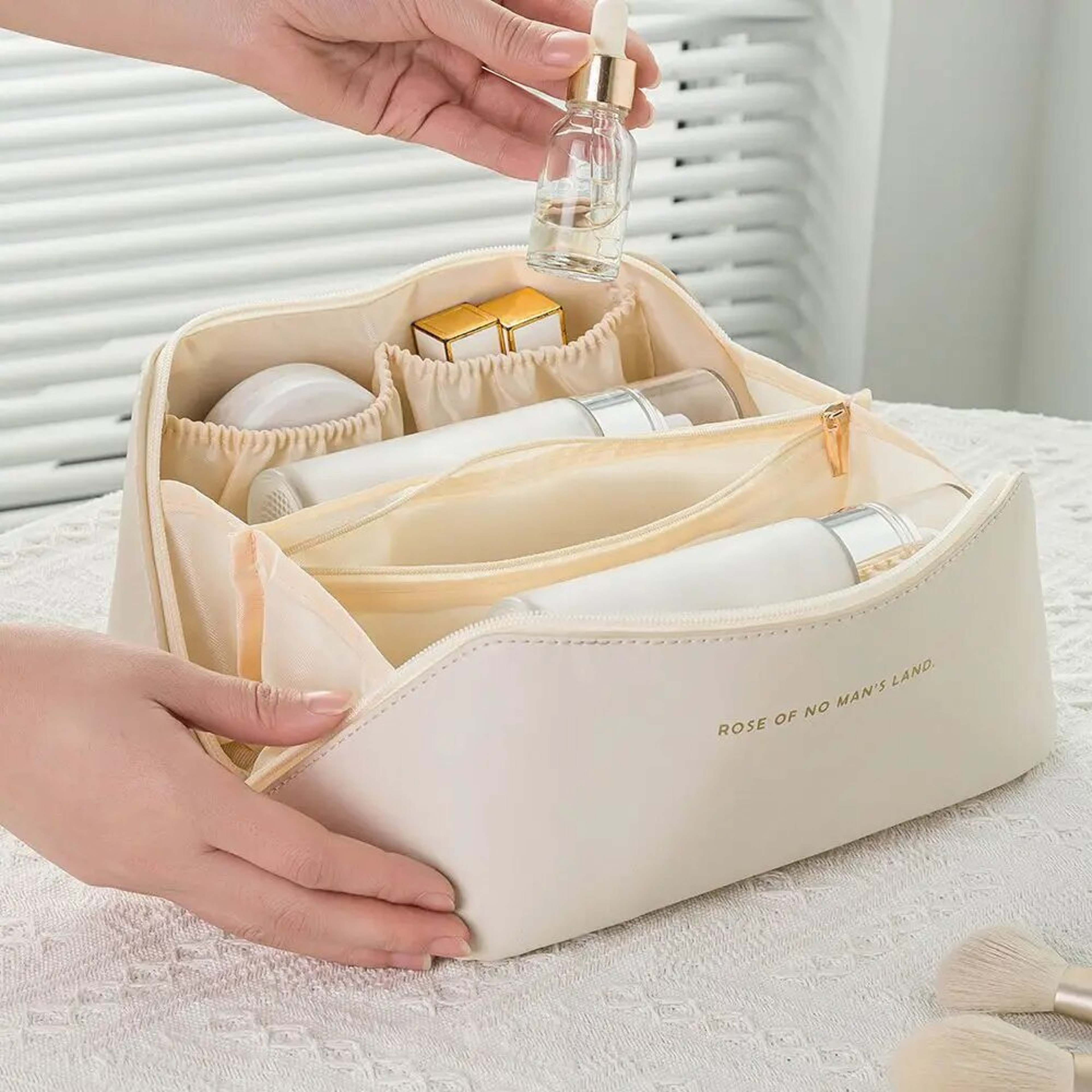 Luxury Makeup Organizer Female Toiletry Kit Bag For Travel Cosmetic Bag With Zip Closure 6
